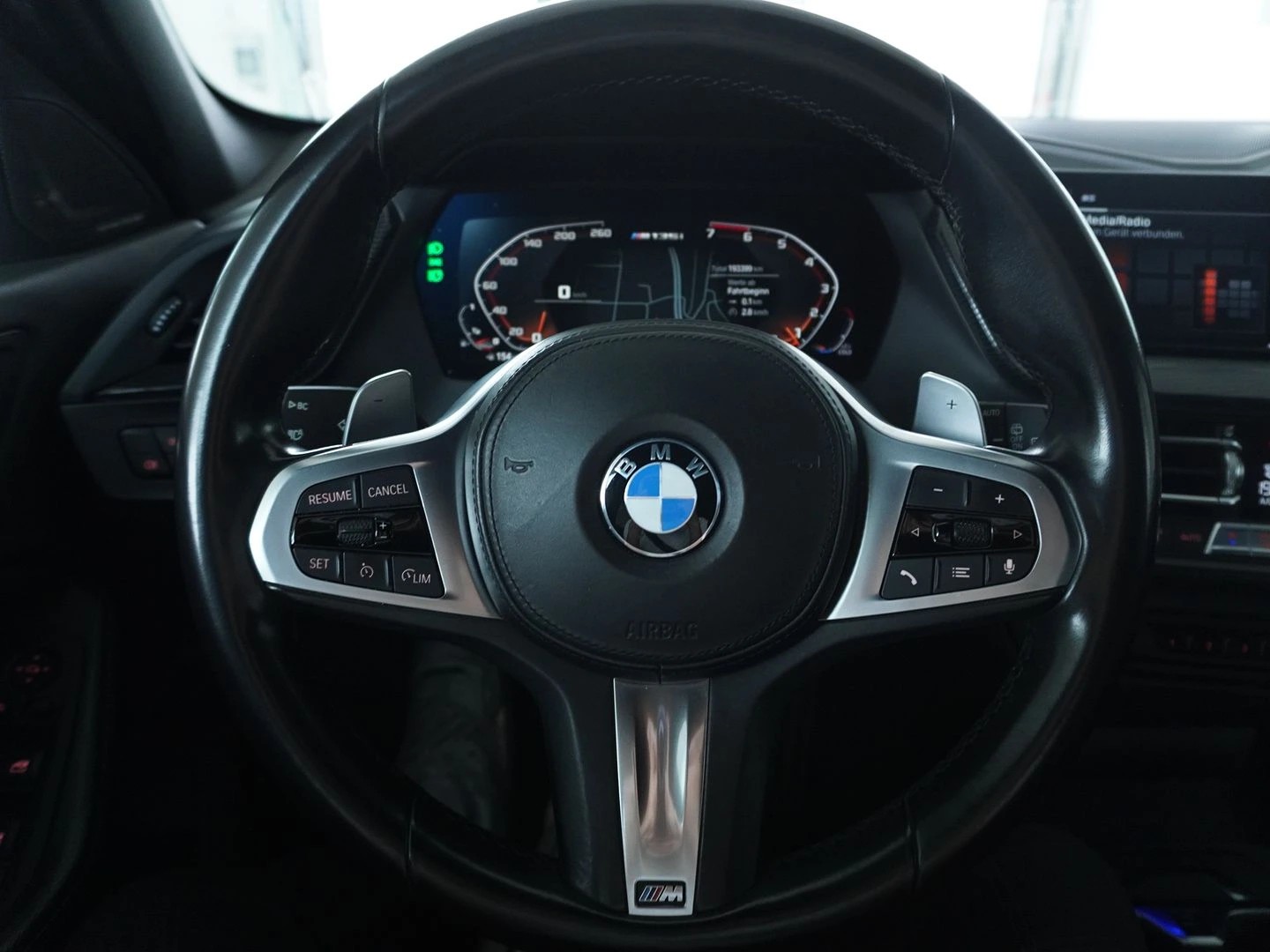 BMW M135i xDrive Steptronic-image-4
