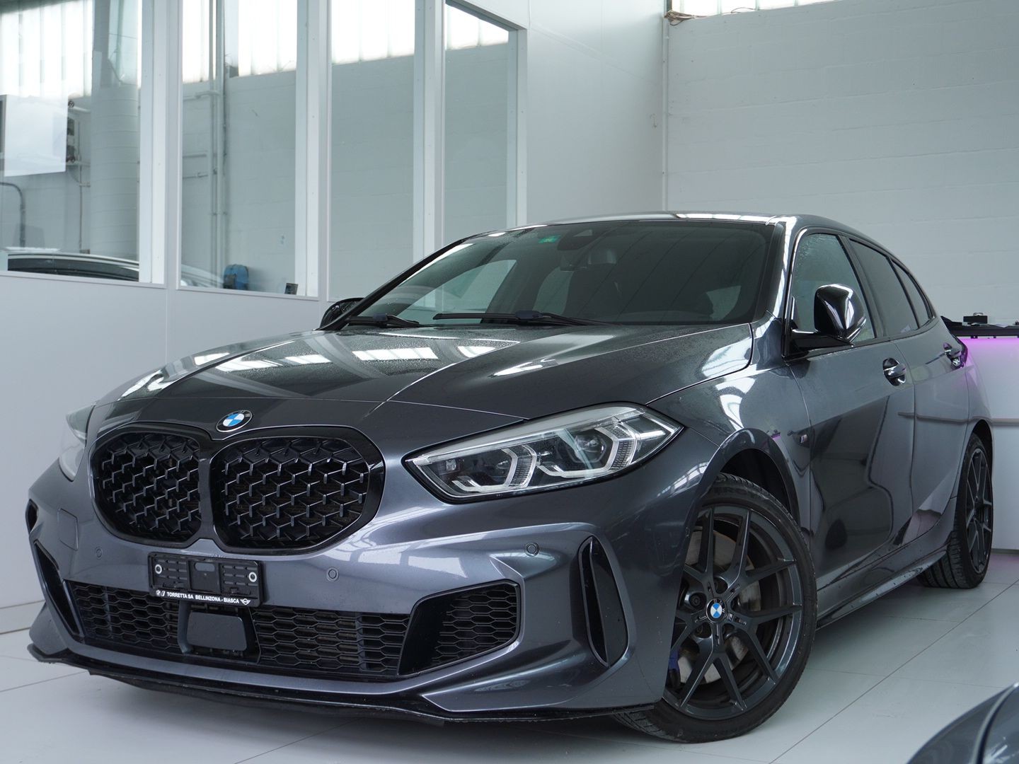 BMW M135i xDrive Steptronic-image-0