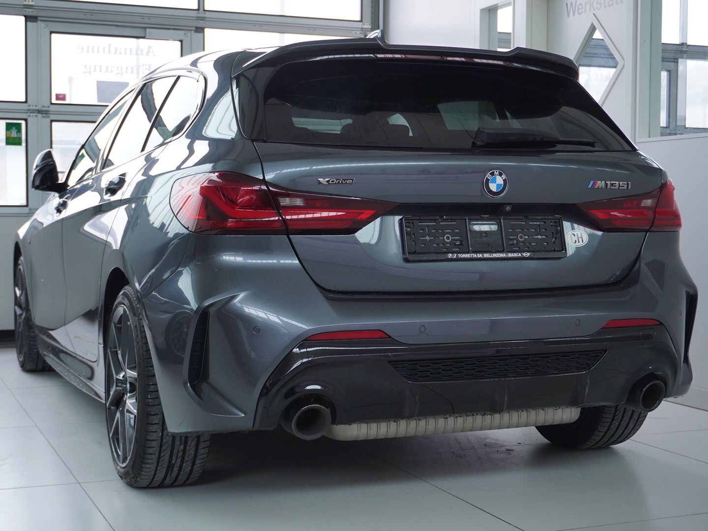 BMW M135i xDrive Steptronic-image-1
