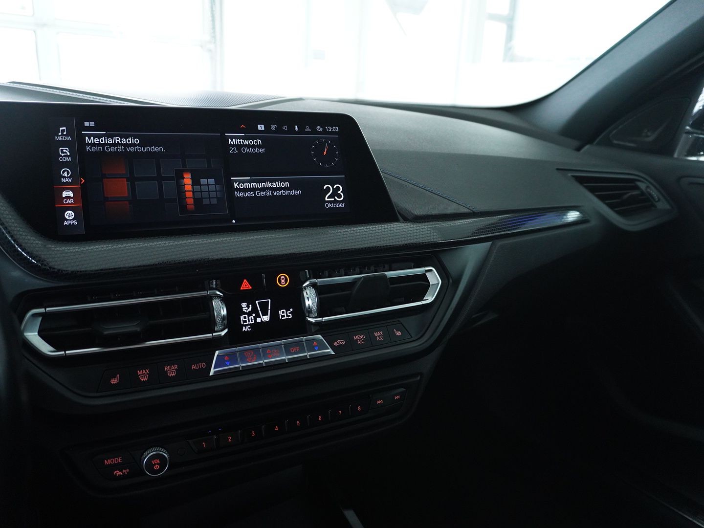 BMW M135i xDrive Steptronic-image-10