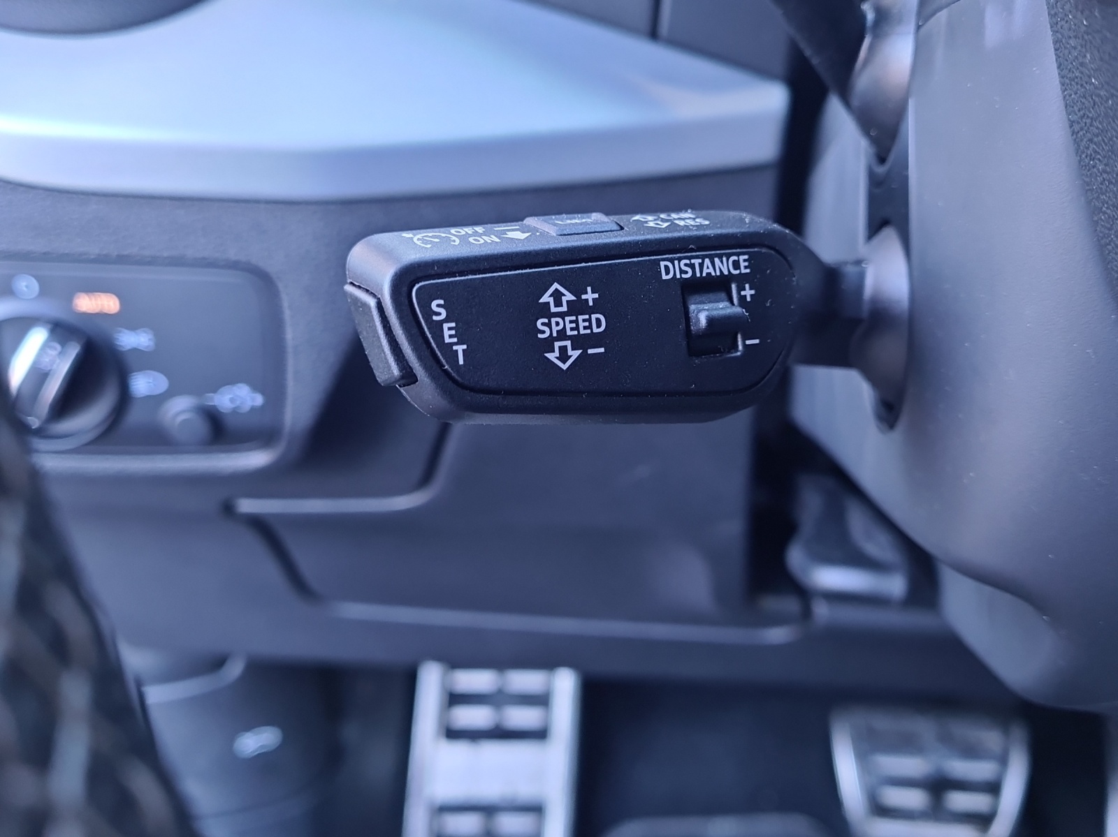 AUDI Q2 40 TFSI S line quattro S-tronic-image-11
