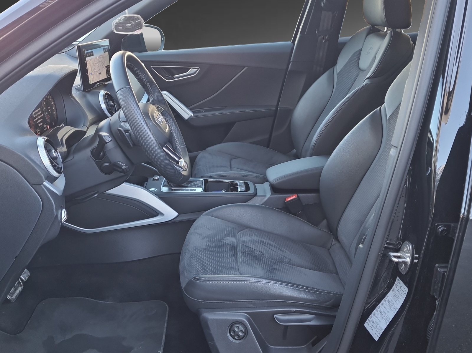 AUDI Q2 40 TFSI S line quattro S-tronic-image-5