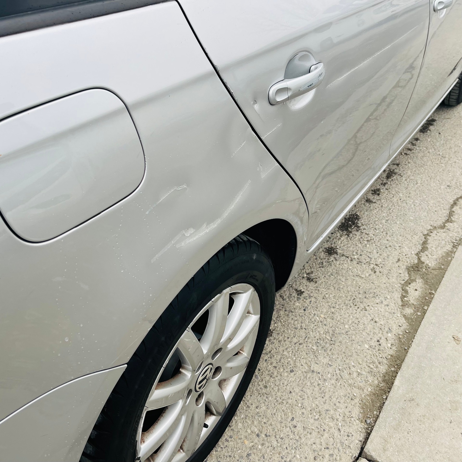 VW Golf Variant 1.9 TDI Comfortline 4Motion-image-12