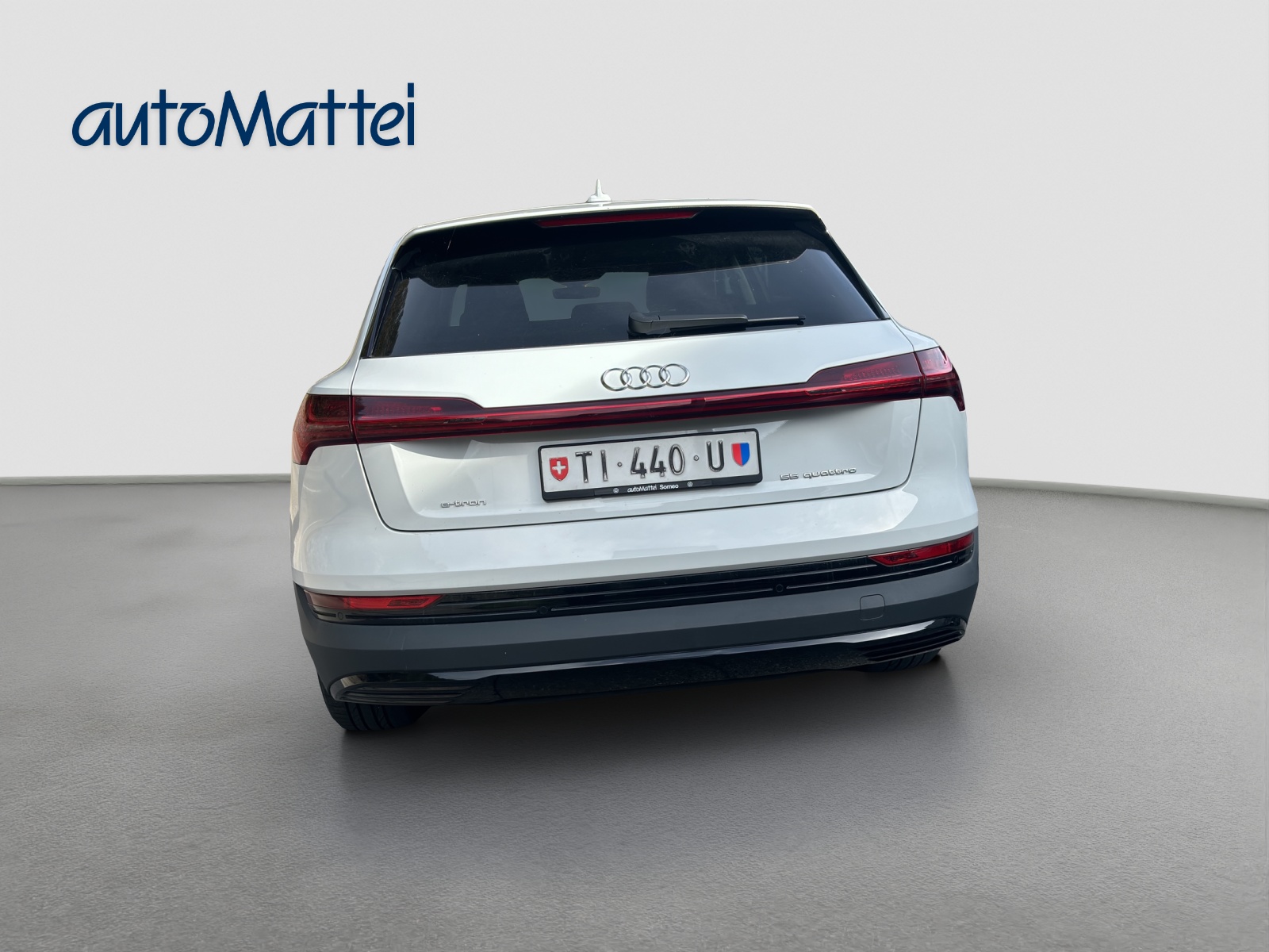 AUDI e-tron 55 quattro-showroom-element-2