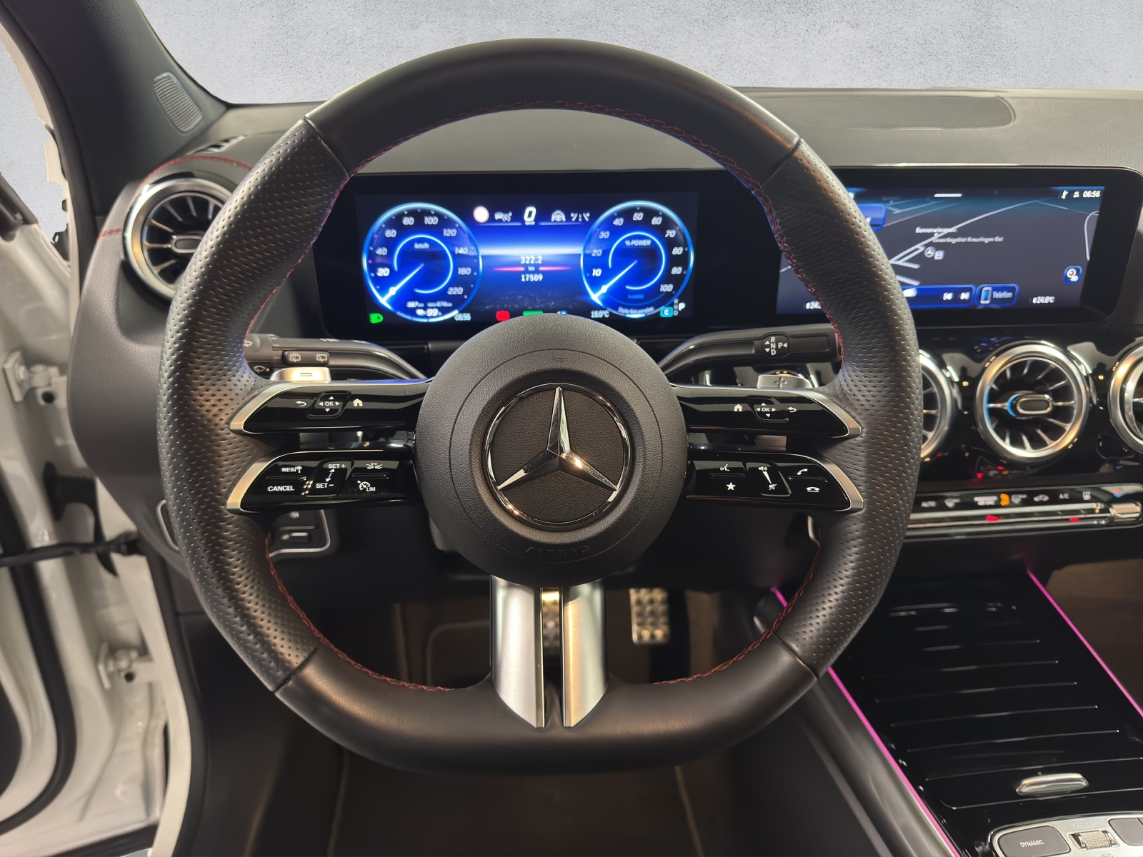 MERCEDES-BENZ EQA 350 AMG Line 4Matic Swiss Star-image-12