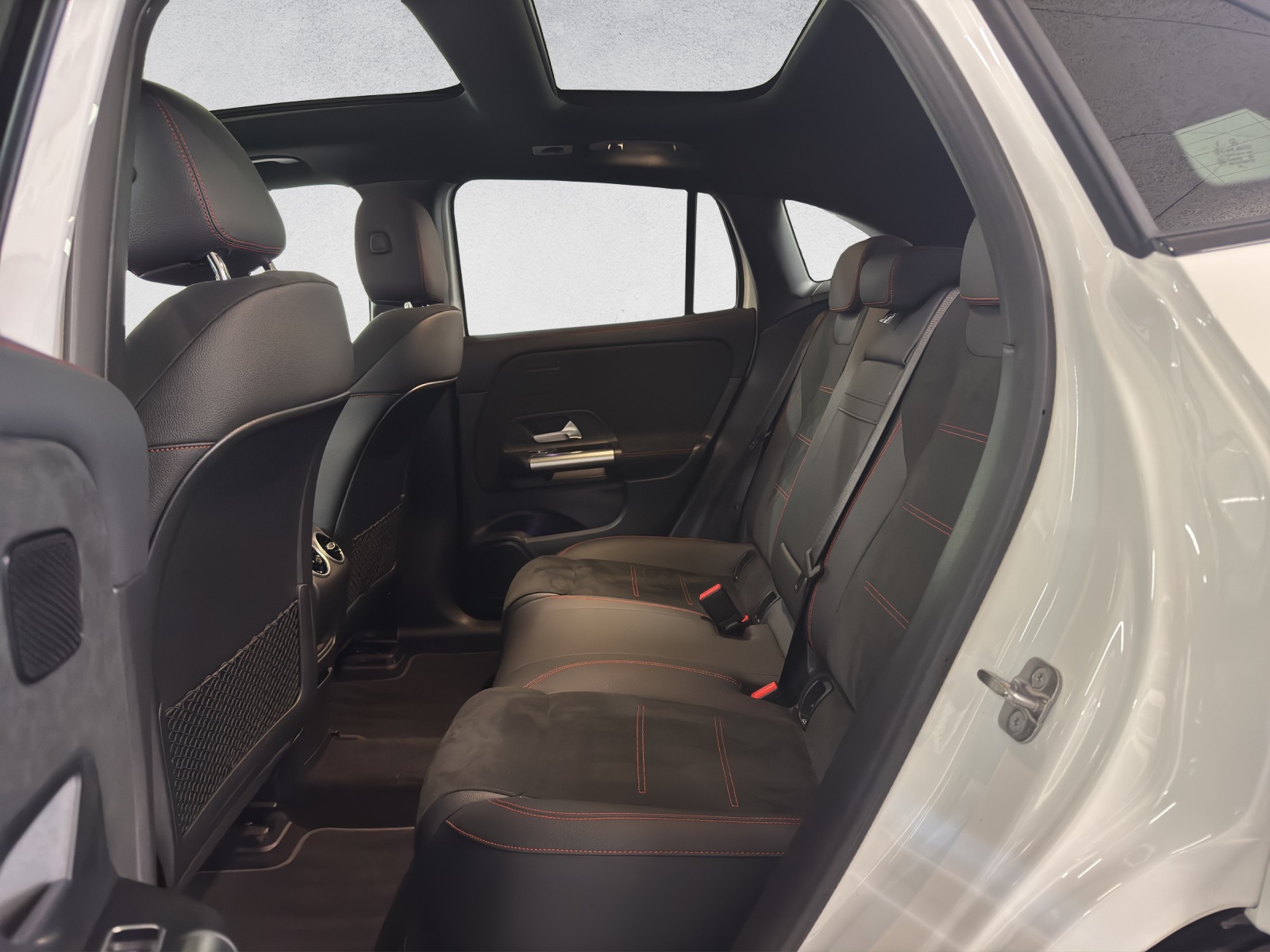 MERCEDES-BENZ EQA 350 AMG Line 4Matic Swiss Star-image-13