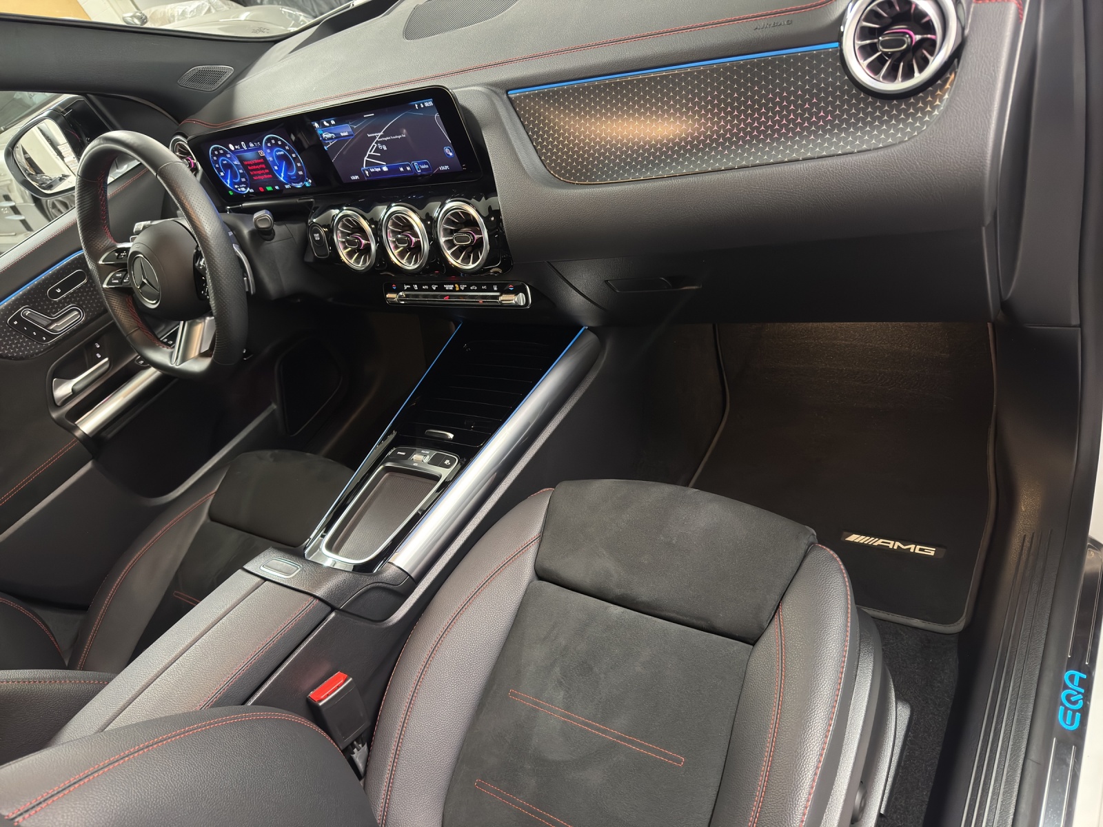 MERCEDES-BENZ EQA 350 AMG Line 4Matic Swiss Star-image-11