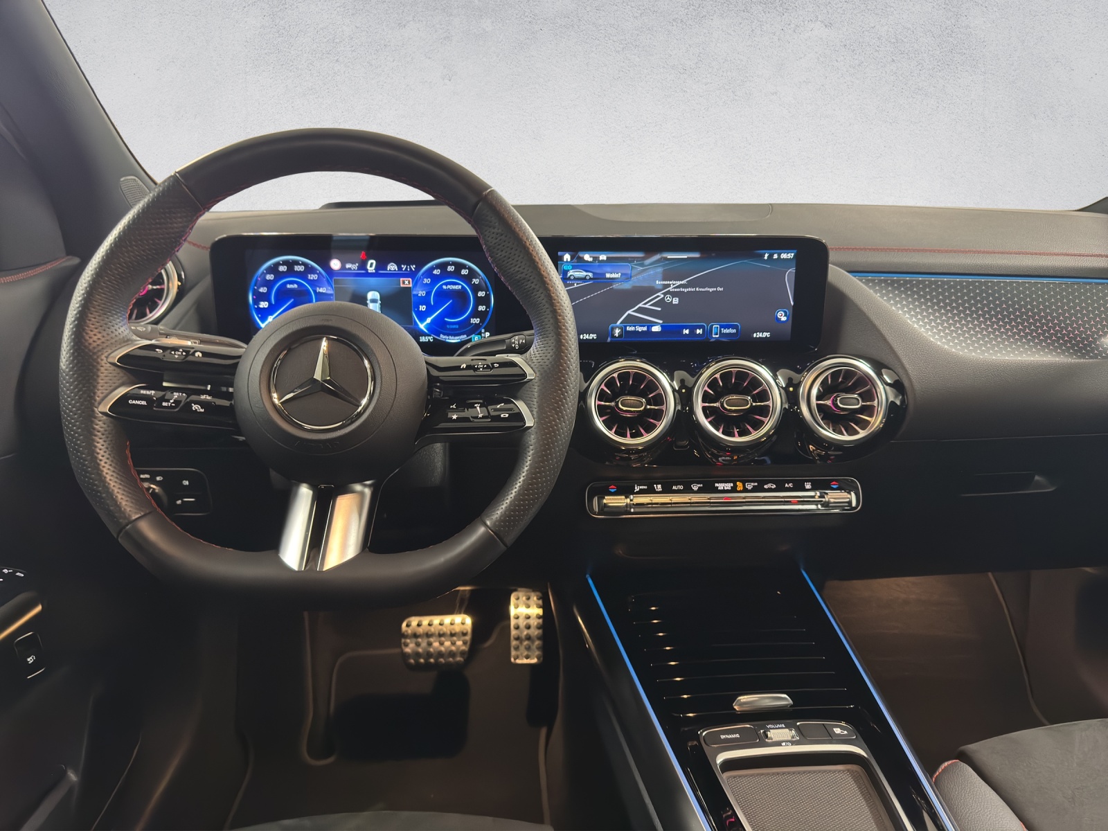 MERCEDES-BENZ EQA 350 AMG Line 4Matic Swiss Star-image-14