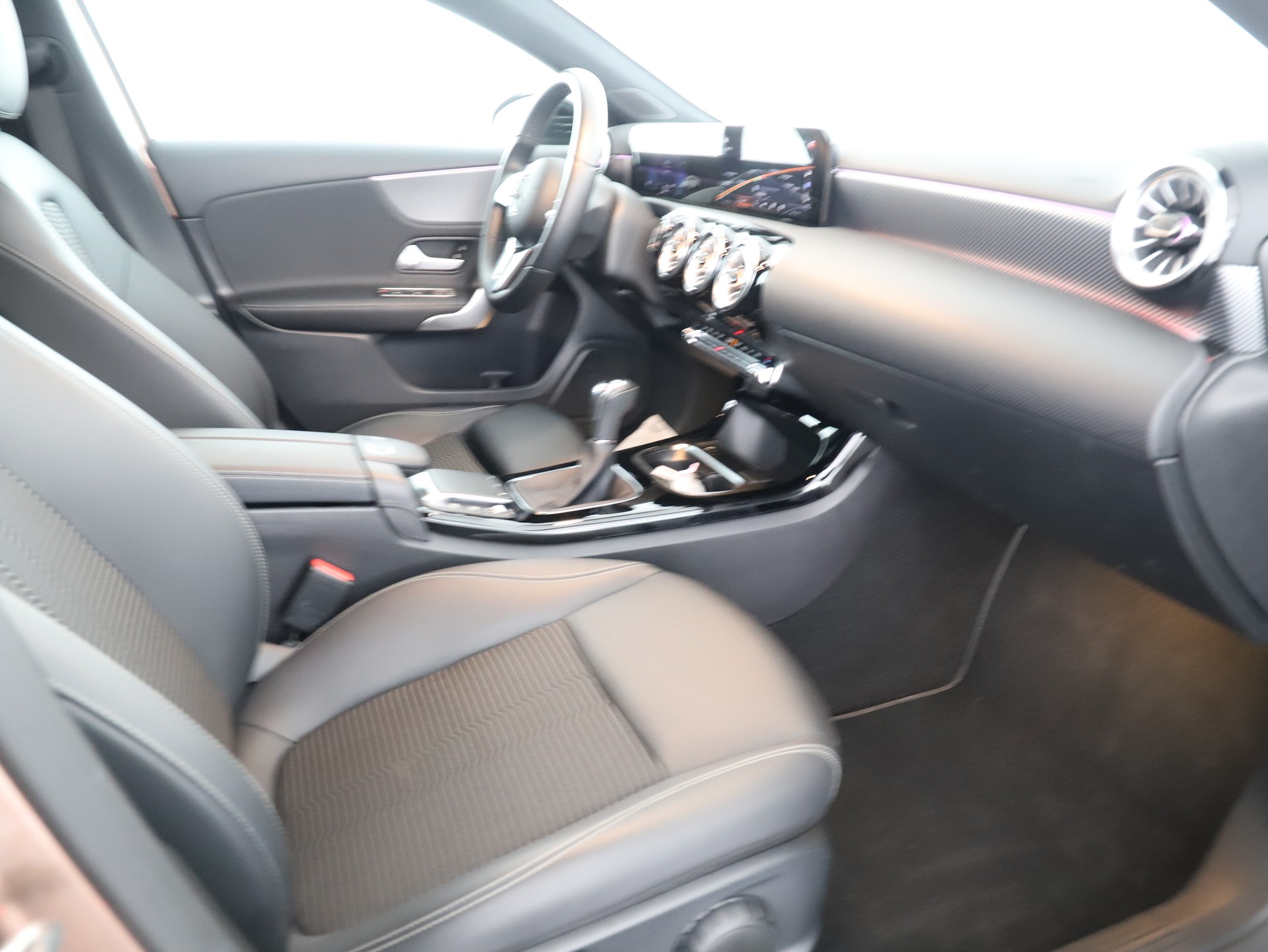 MERCEDES-BENZ A 180 Night Star-image-10
