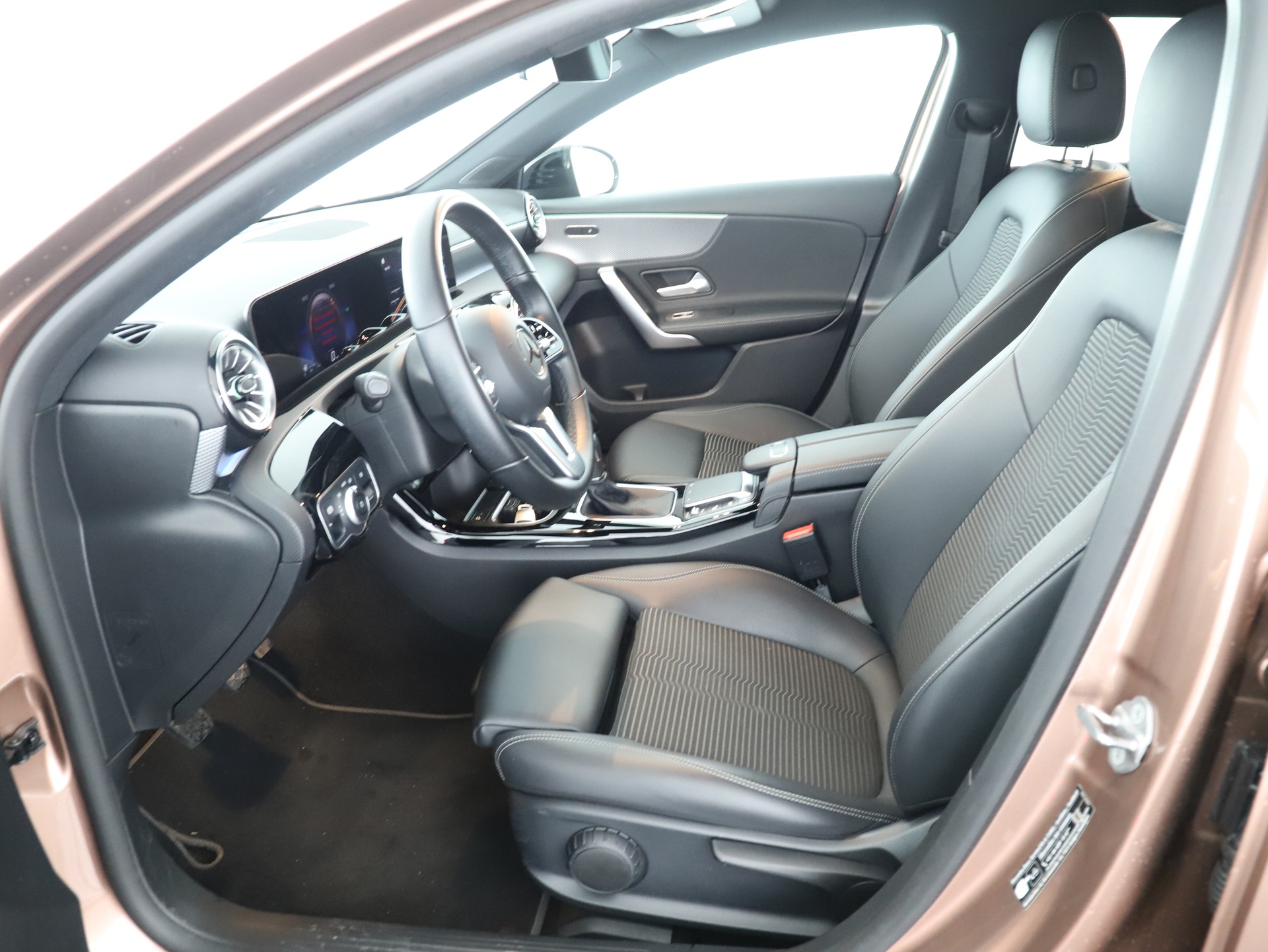 MERCEDES-BENZ A 180 Night Star-image-9