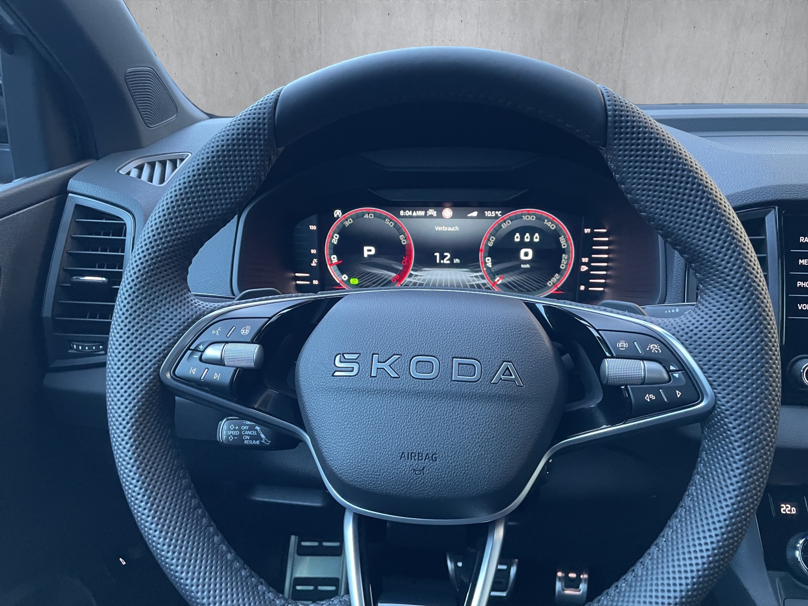 SKODA Karoq 2.0 TSI SportLine 4x4 DSG-image-10