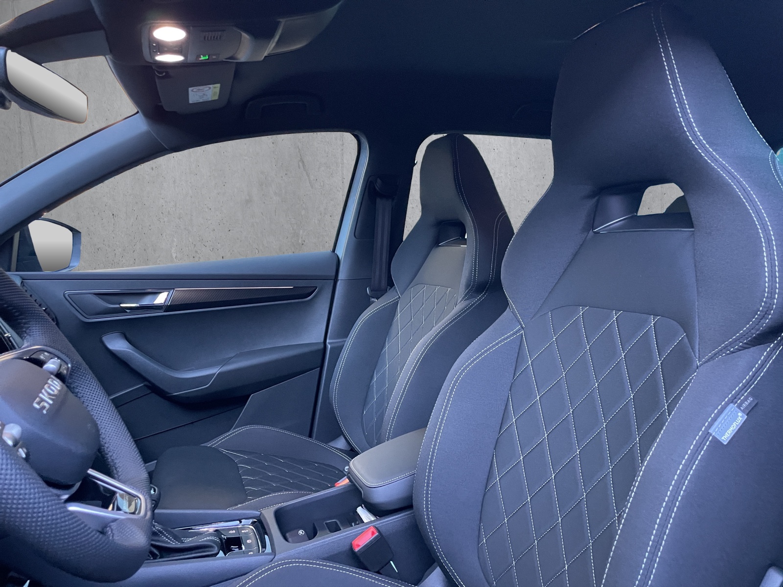 SKODA Karoq 2.0 TSI SportLine 4x4 DSG-image-6