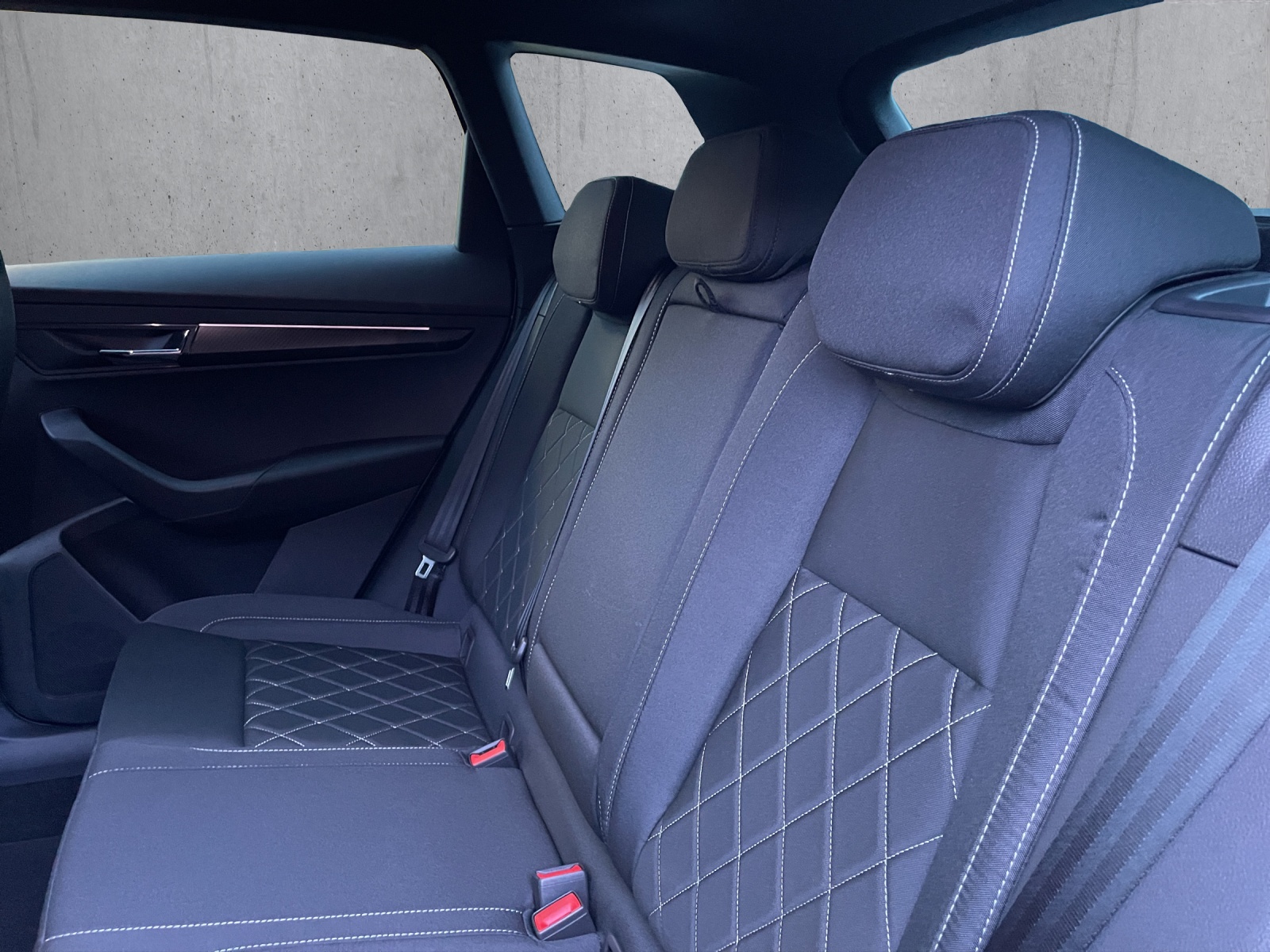 SKODA Karoq 2.0 TSI SportLine 4x4 DSG-image-13