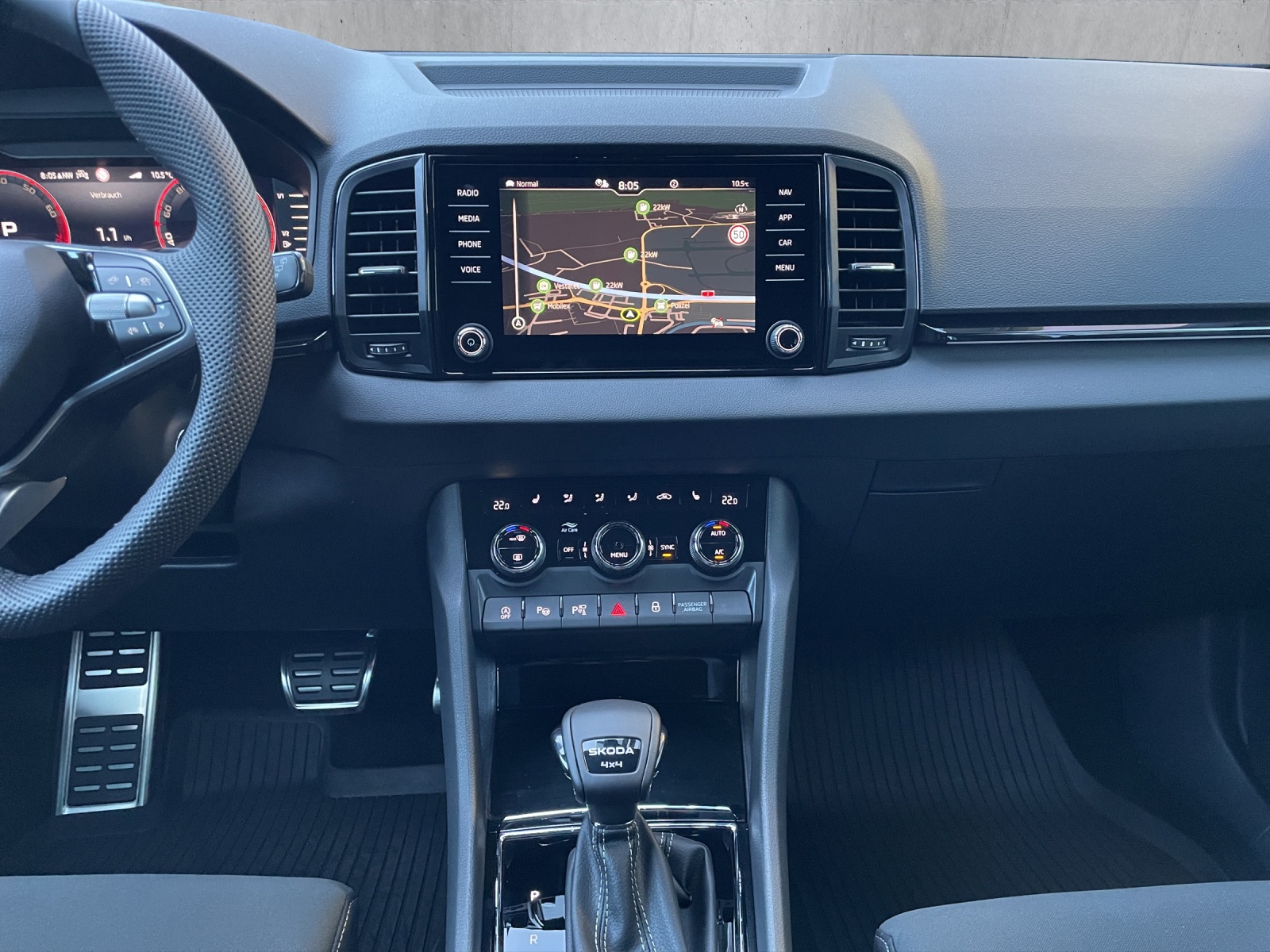 SKODA Karoq 2.0 TSI SportLine 4x4 DSG-image-11