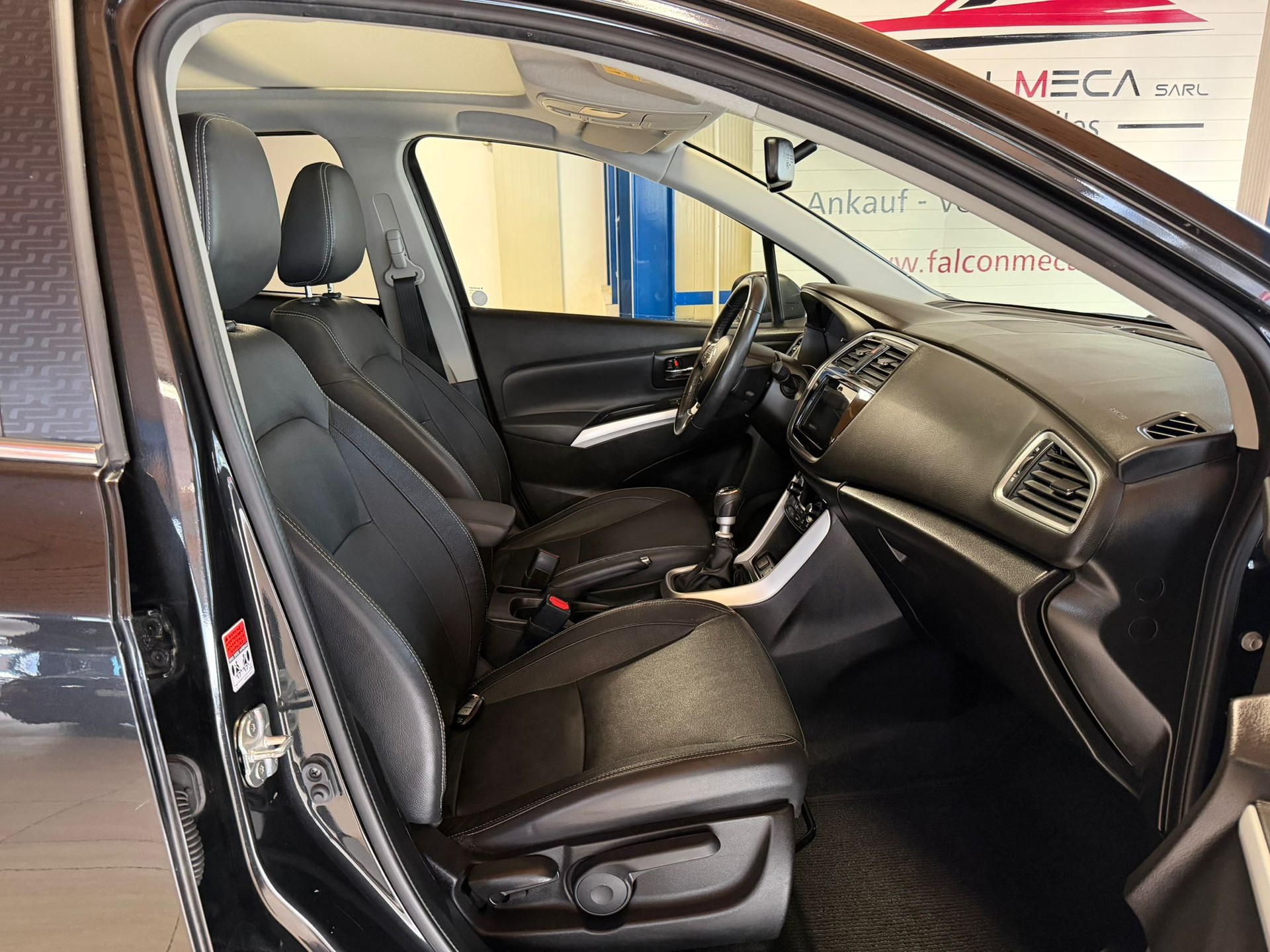 SUZUKI SX4 S-Cross 1.4 16V Generation Hybrid 4WD-image-14