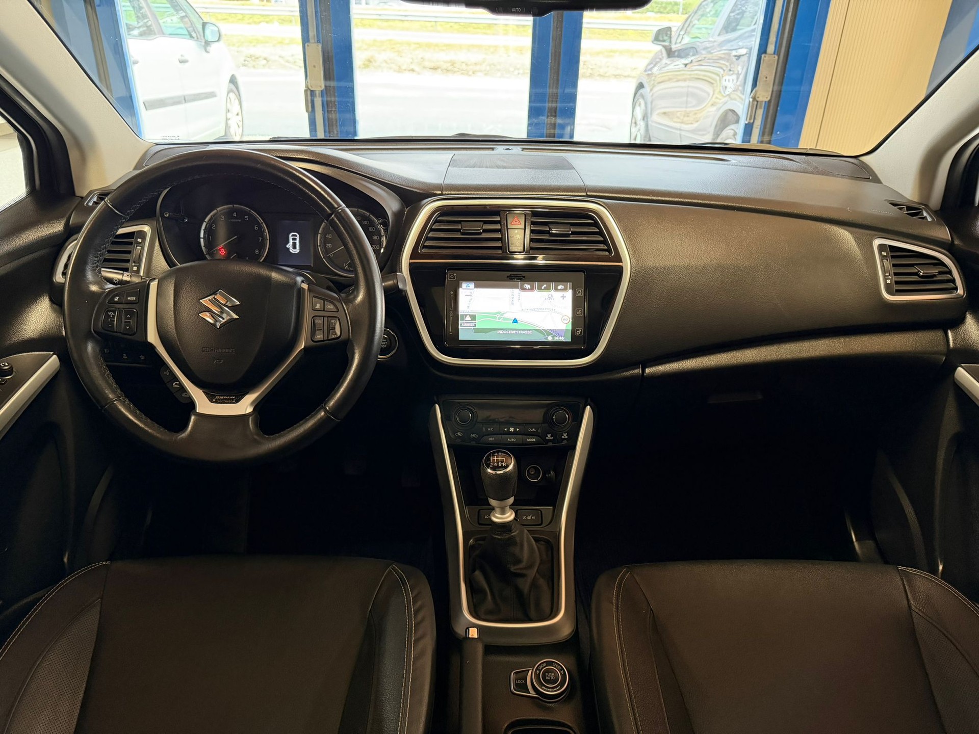 SUZUKI SX4 S-Cross 1.4 16V Generation Hybrid 4WD-image-11