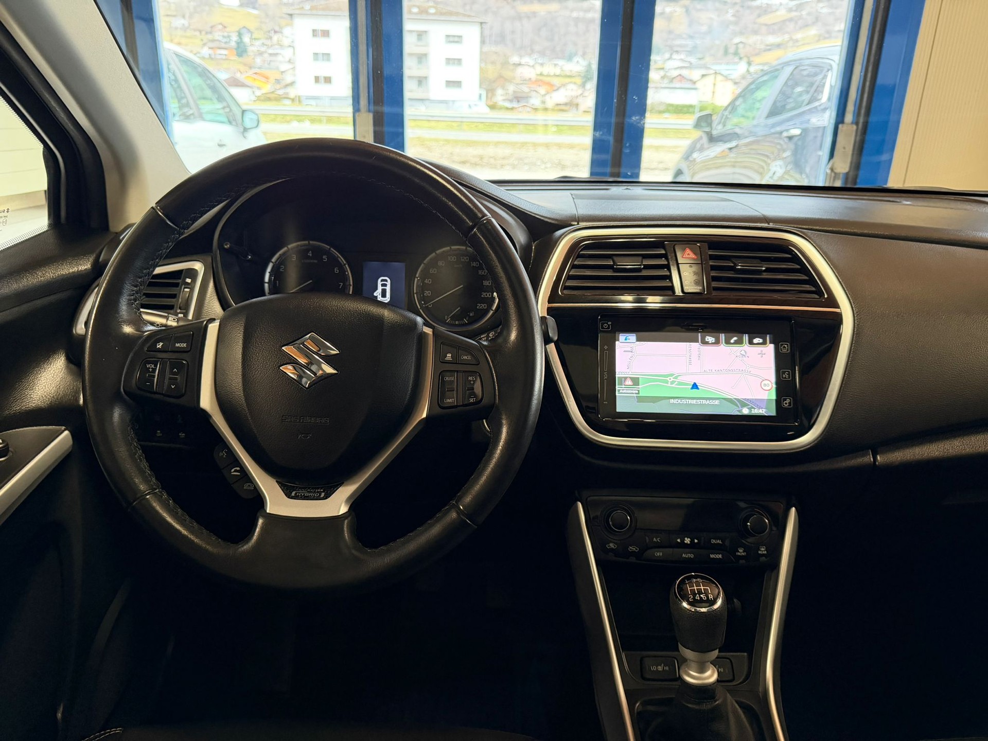 SUZUKI SX4 S-Cross 1.4 16V Generation Hybrid 4WD-image-12
