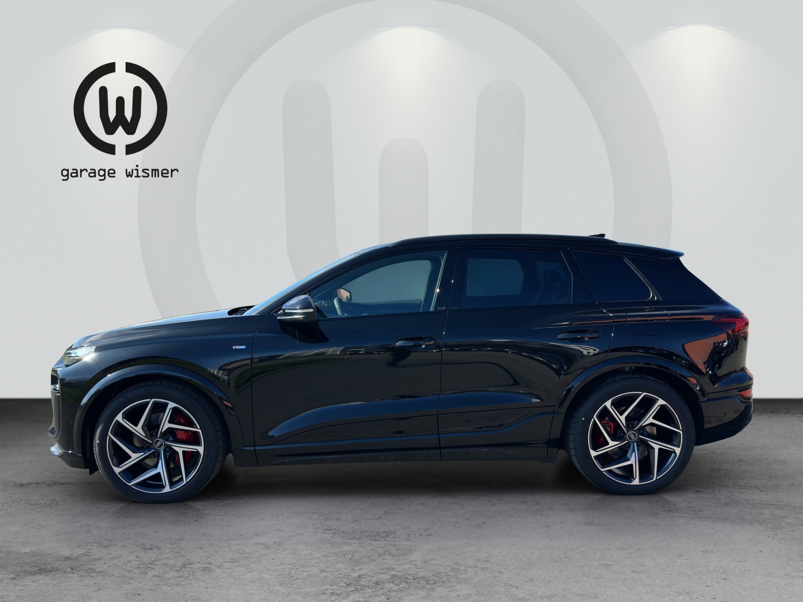 AUDI Q6 e-tron quattro-image-1