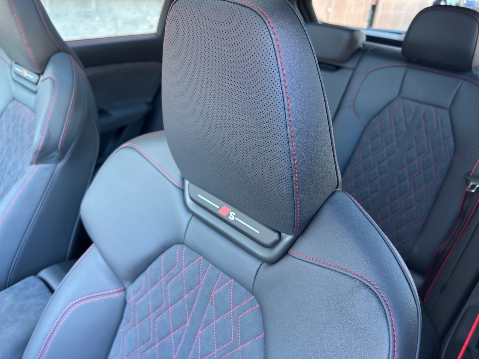 AUDI Q6 e-tron quattro-image-12