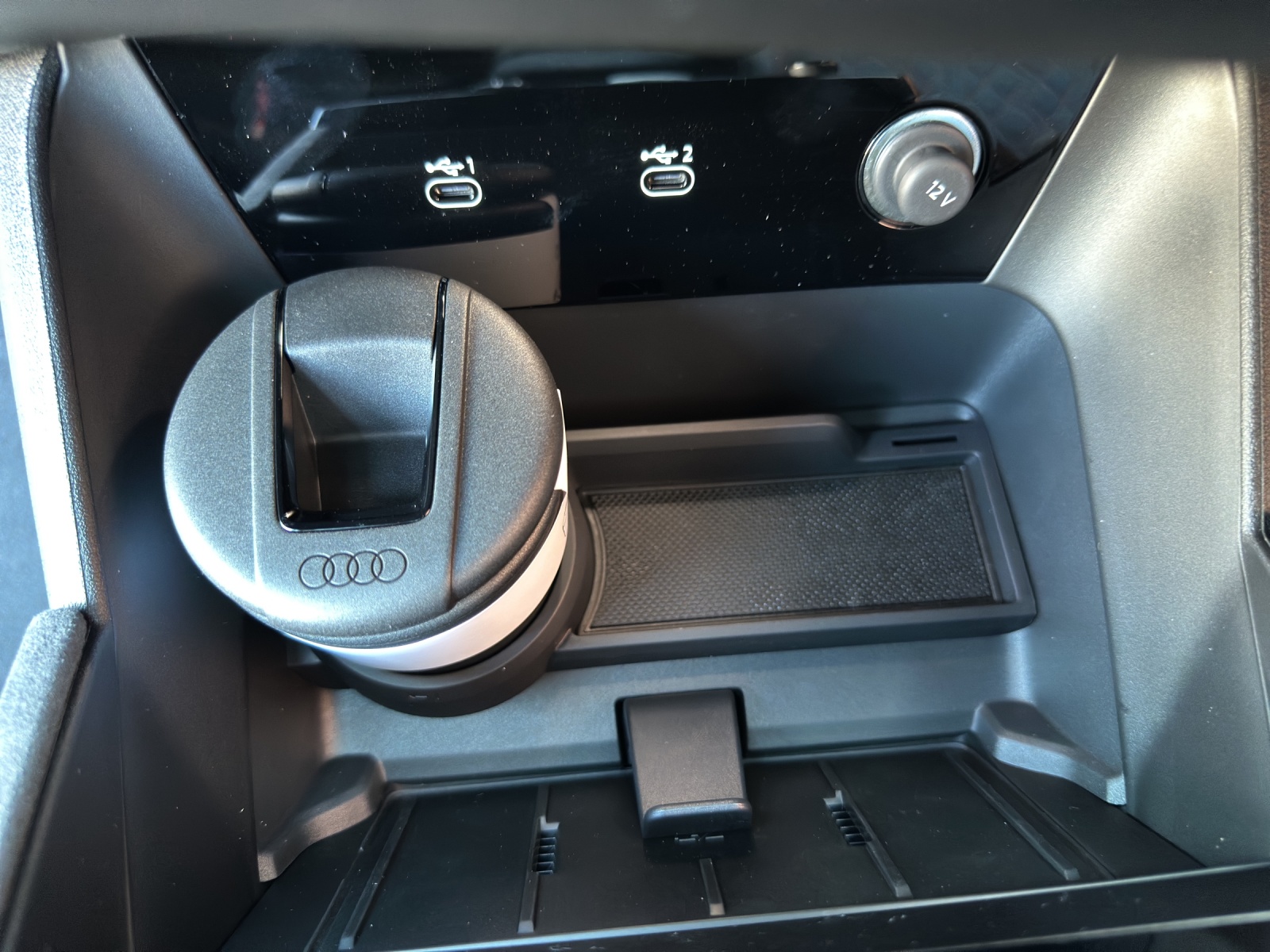 AUDI Q6 e-tron quattro-image-15