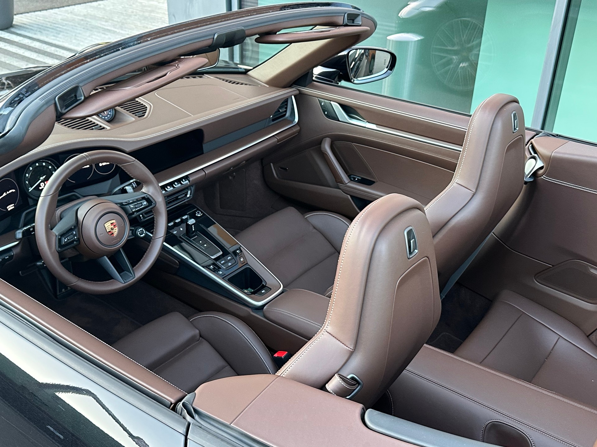 PORSCHE 911 Carrera 4S Cabriolet PDK / CH-Auslieferung - Top Ausstattung-image-13