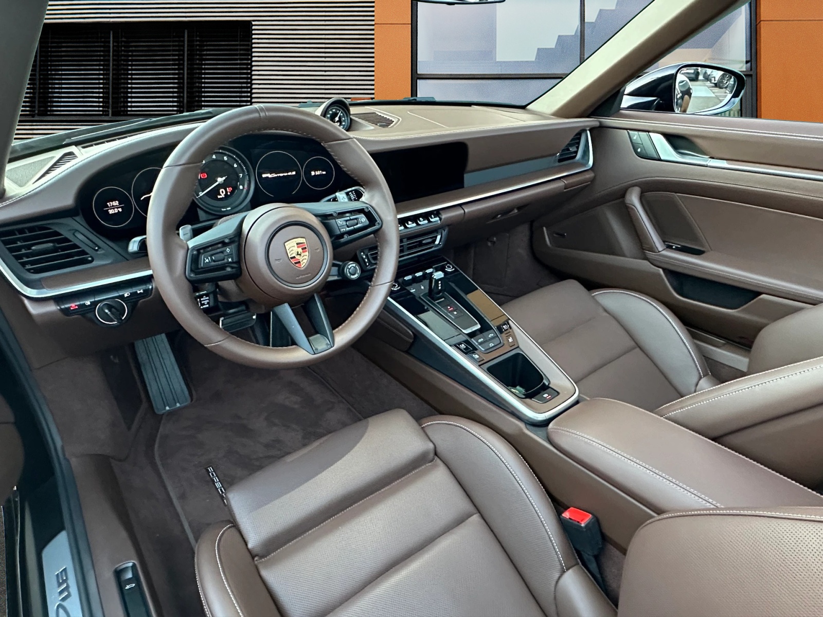PORSCHE 911 Carrera 4S Cabriolet PDK / CH-Auslieferung - Top Ausstattung-image-8
