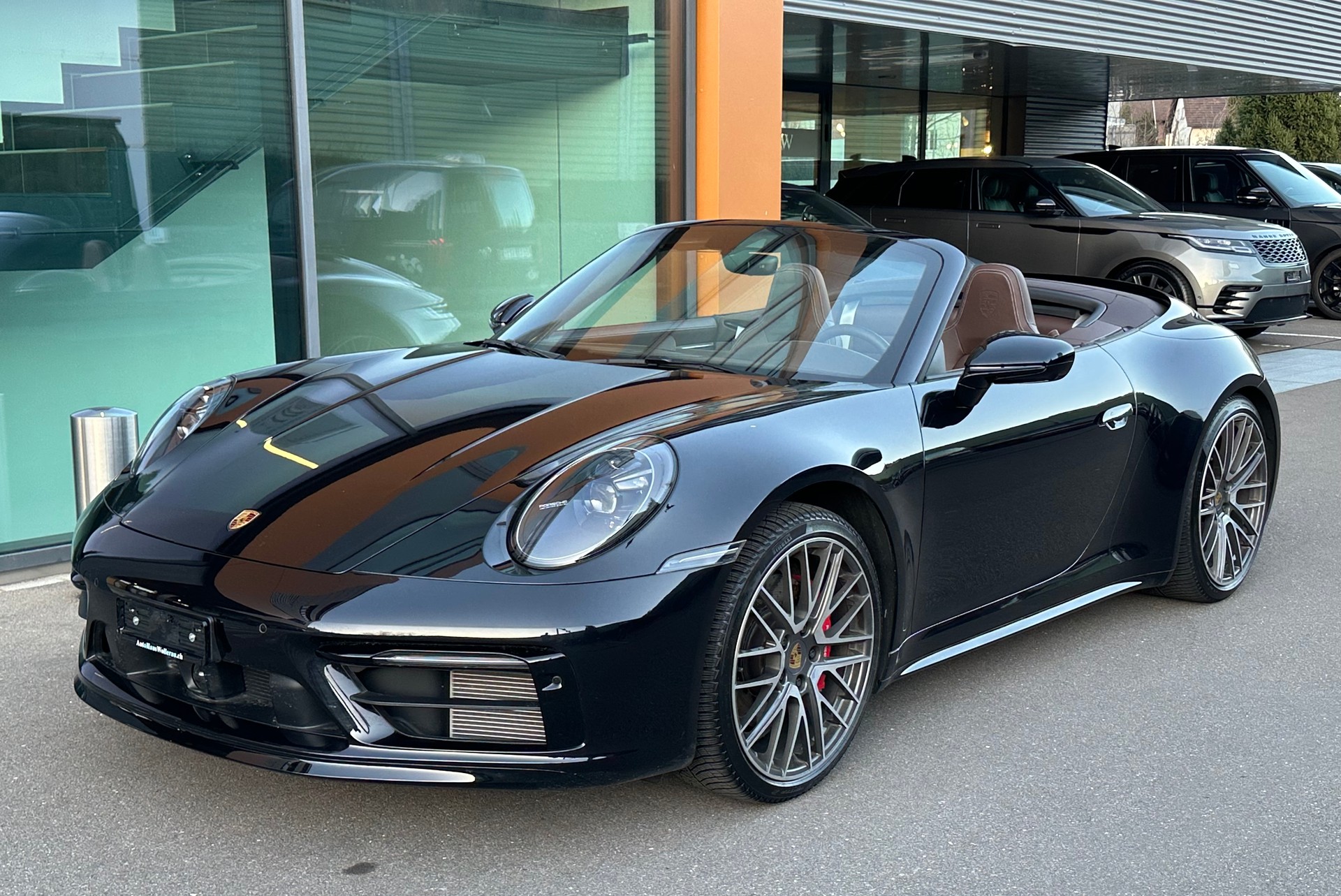 PORSCHE 911 Carrera 4S Cabriolet PDK / CH-Auslieferung - Top Ausstattung-image-1