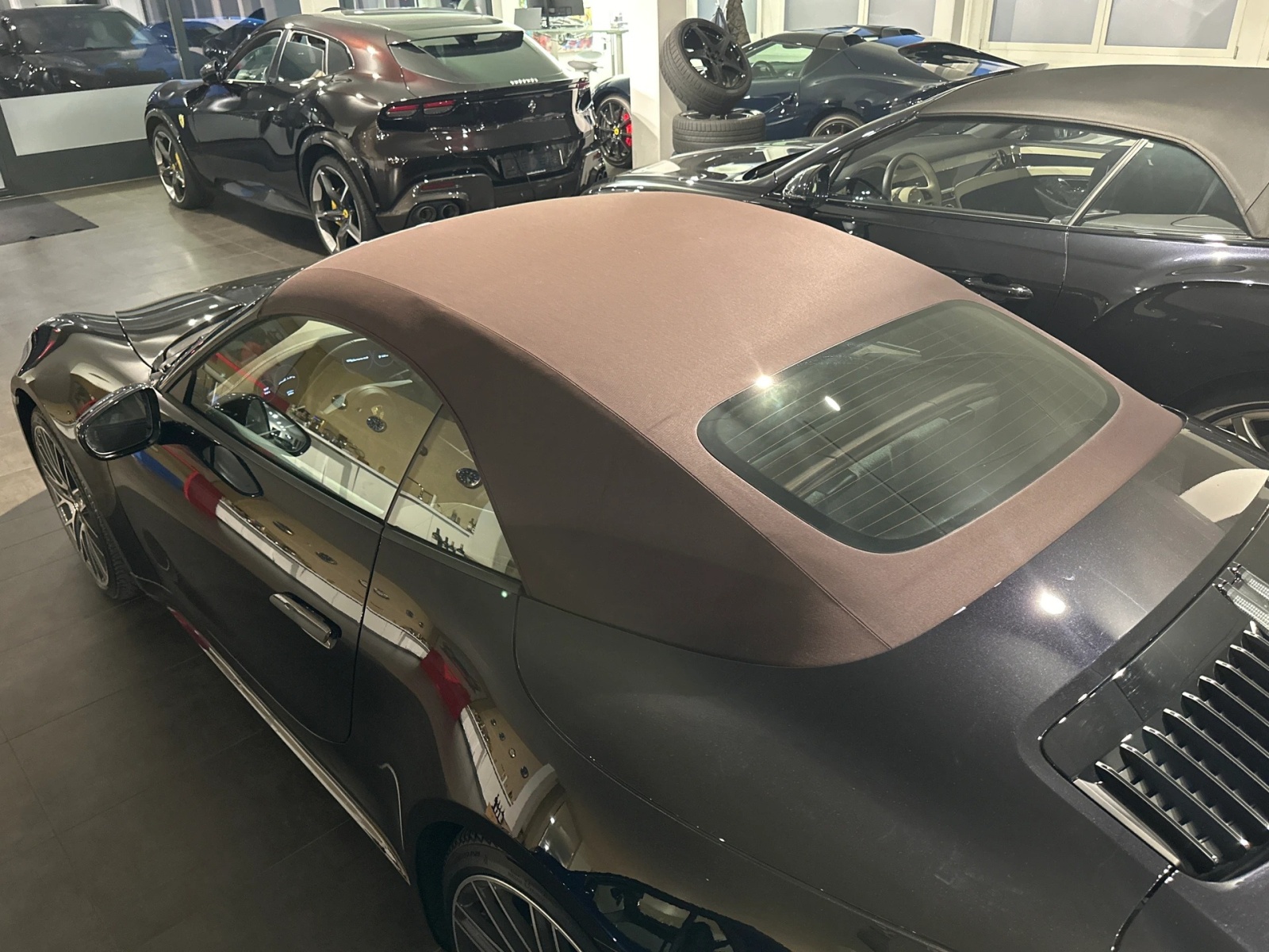 PORSCHE 911 Carrera 4S Cabriolet PDK / CH-Auslieferung - Top Ausstattung-image-6