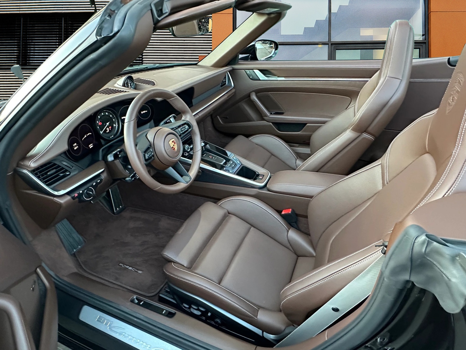 PORSCHE 911 Carrera 4S Cabriolet PDK / CH-Auslieferung - Top Ausstattung-image-7