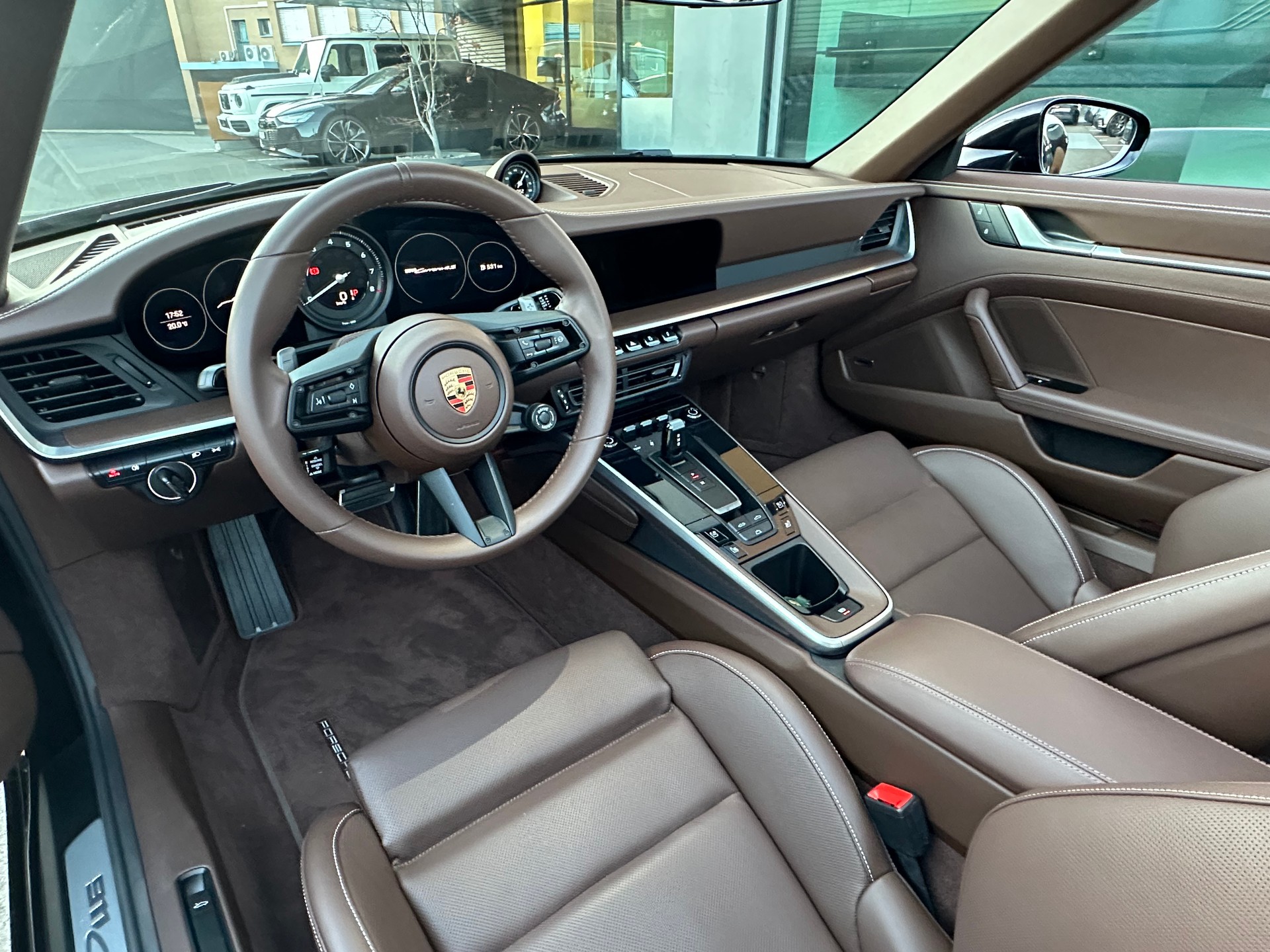 PORSCHE 911 Carrera 4S Cabriolet PDK / CH-Auslieferung - Top Ausstattung-image-11