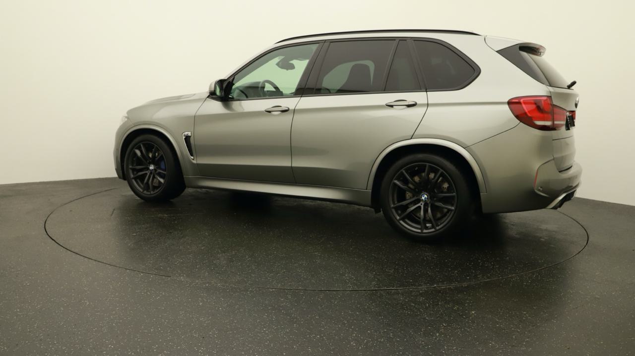 BMW X5M Steptronic-showroom-element-2