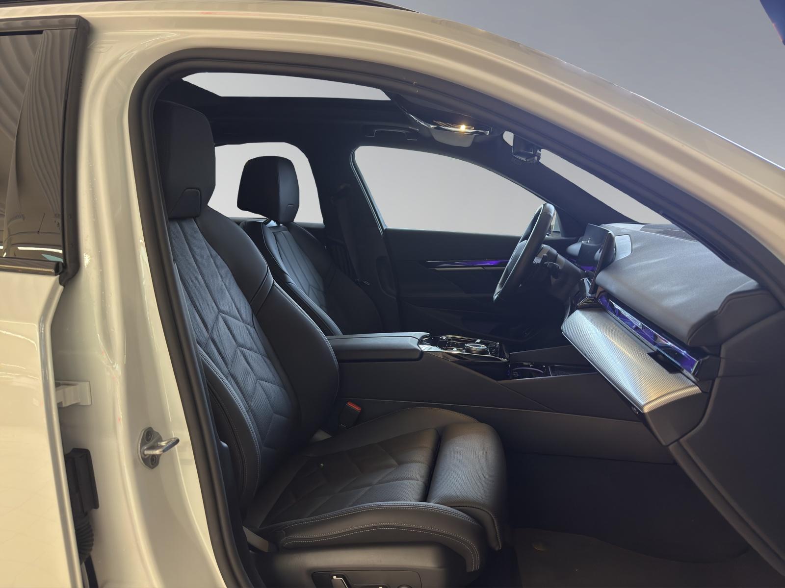 BMW 520d xDrive Touring M-SportPaket-image-19