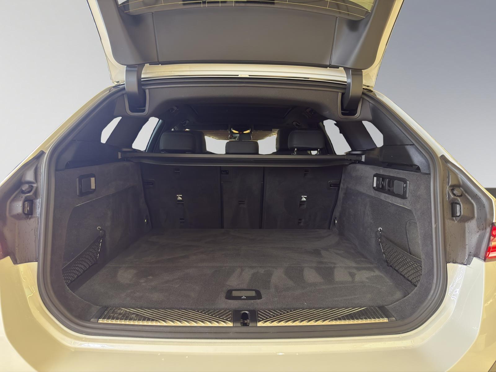 BMW 520d xDrive Touring M-SportPaket-image-17