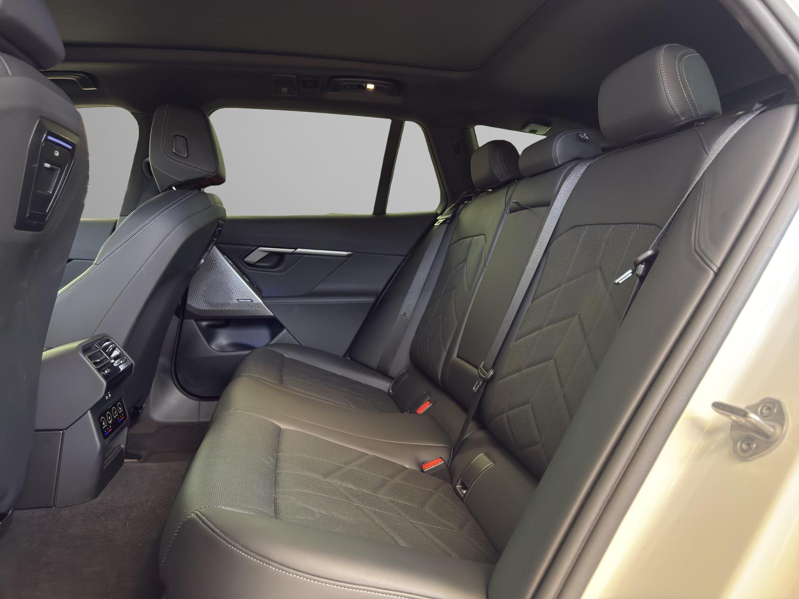 BMW 520d xDrive Touring M-SportPaket-image-20