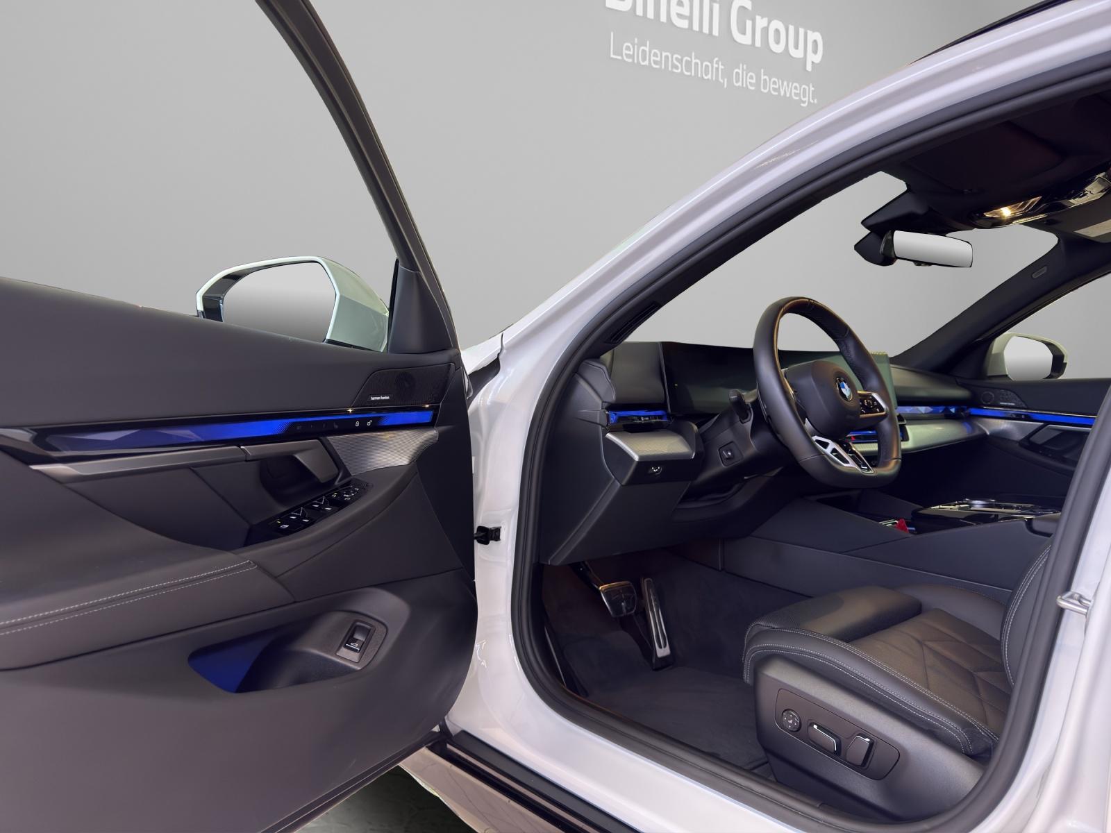 BMW 520d xDrive Touring M-SportPaket-image-9