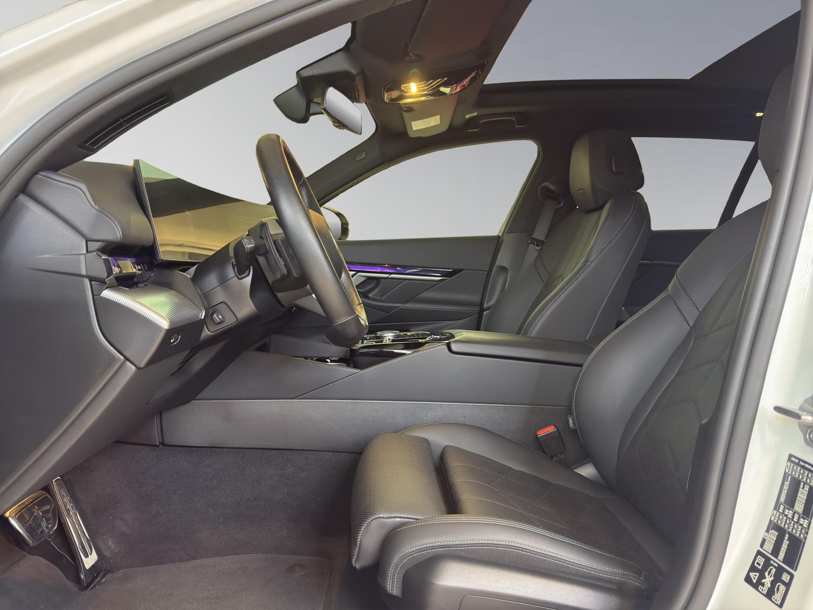 BMW 520d xDrive Touring M-SportPaket-image-14