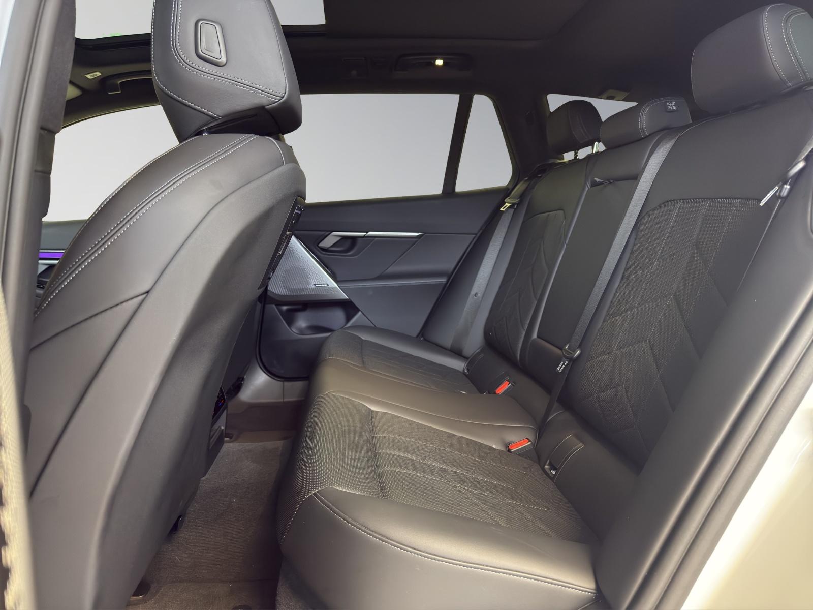 BMW 520d xDrive Touring M-SportPaket-image-16