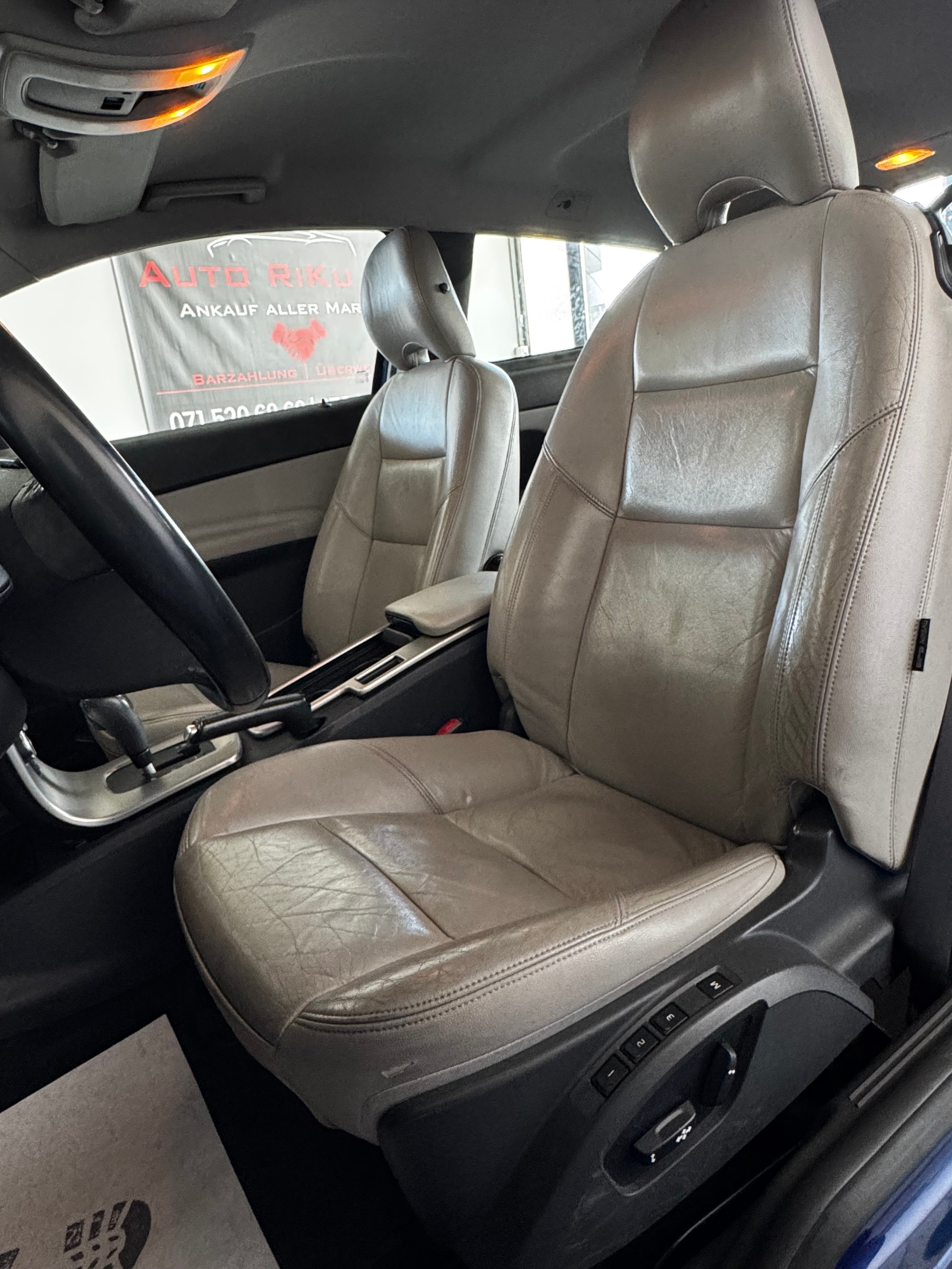 VOLVO C30 D5 Geartronic-image-13