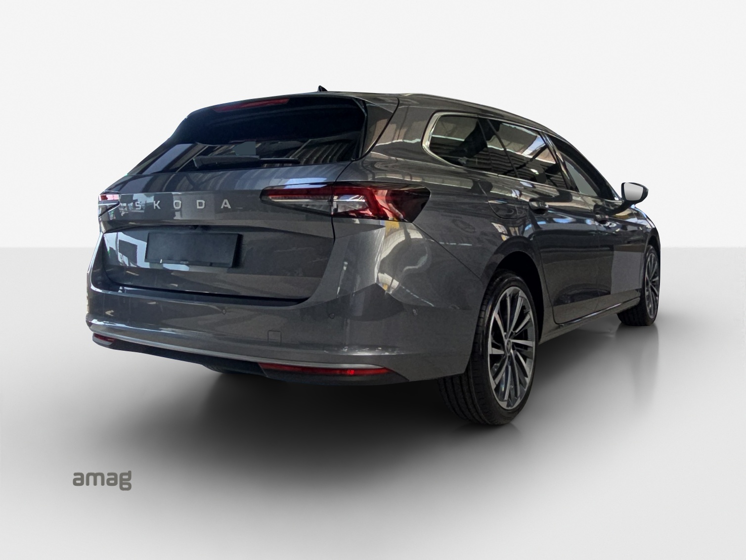 SKODA Superb Combi 2.0 TDi L&K 4x4 DSG-image-4