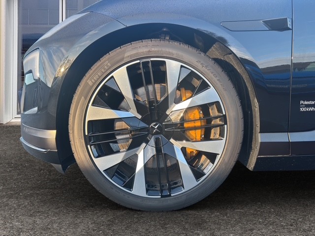 POLESTAR 4 Long Range Dual Motor Performance-showroom-element-3