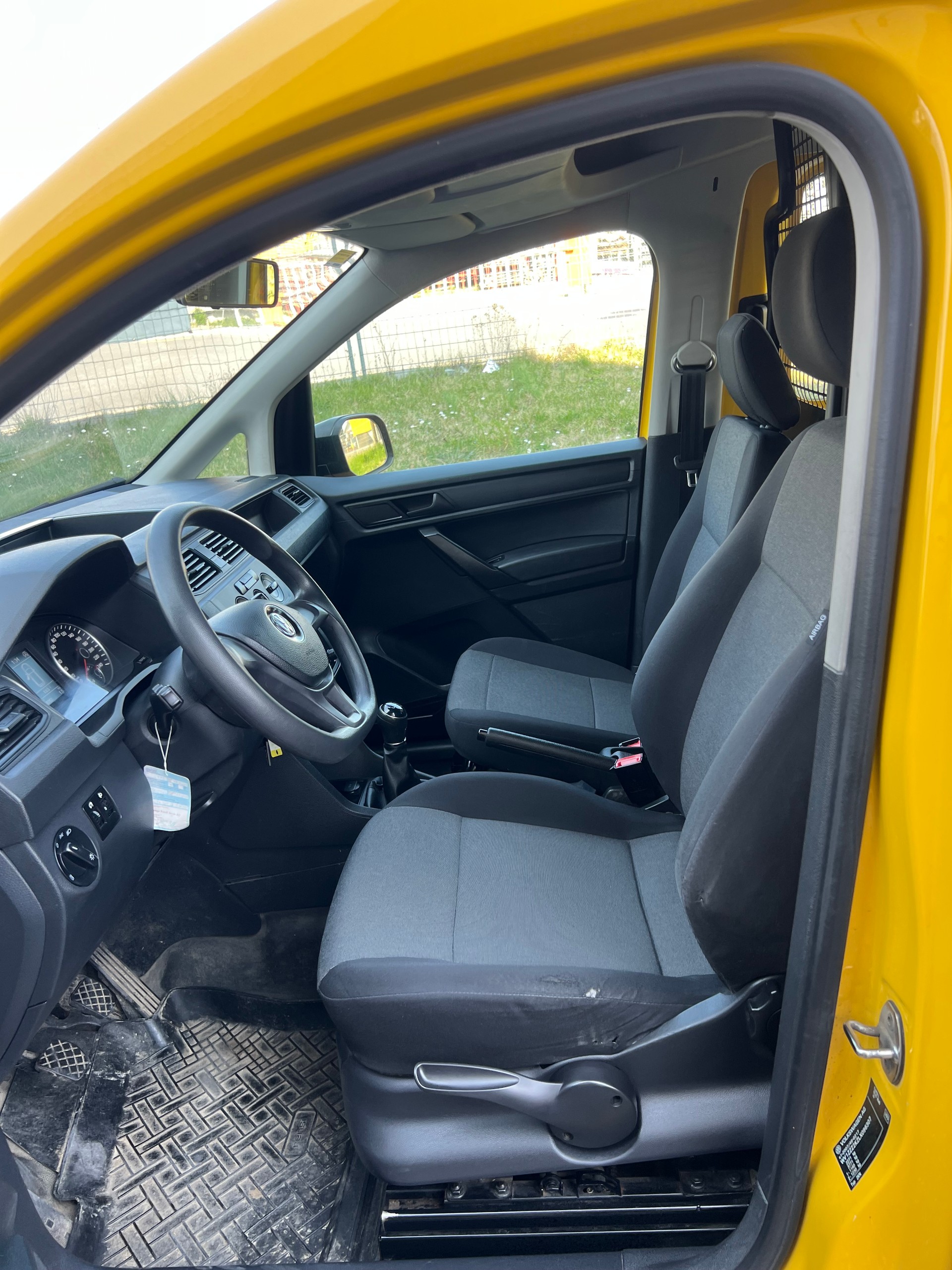 VW Caddy 2.0TDI 4Motion BlueMotion Technology-image-9