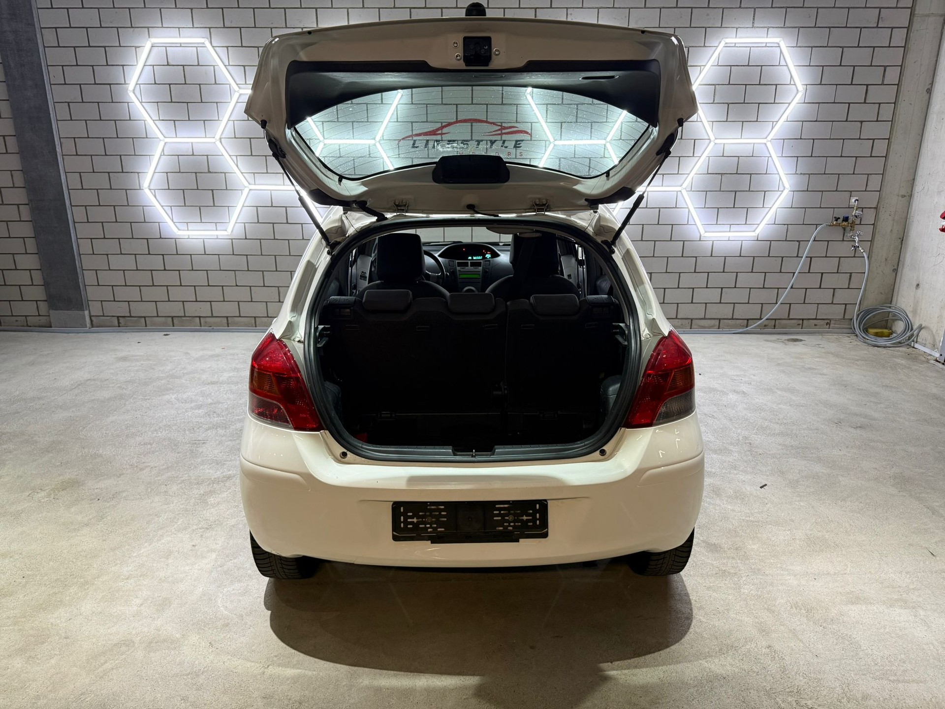 TOYOTA Yaris 1.4 D-4D Linea Luna-image-12