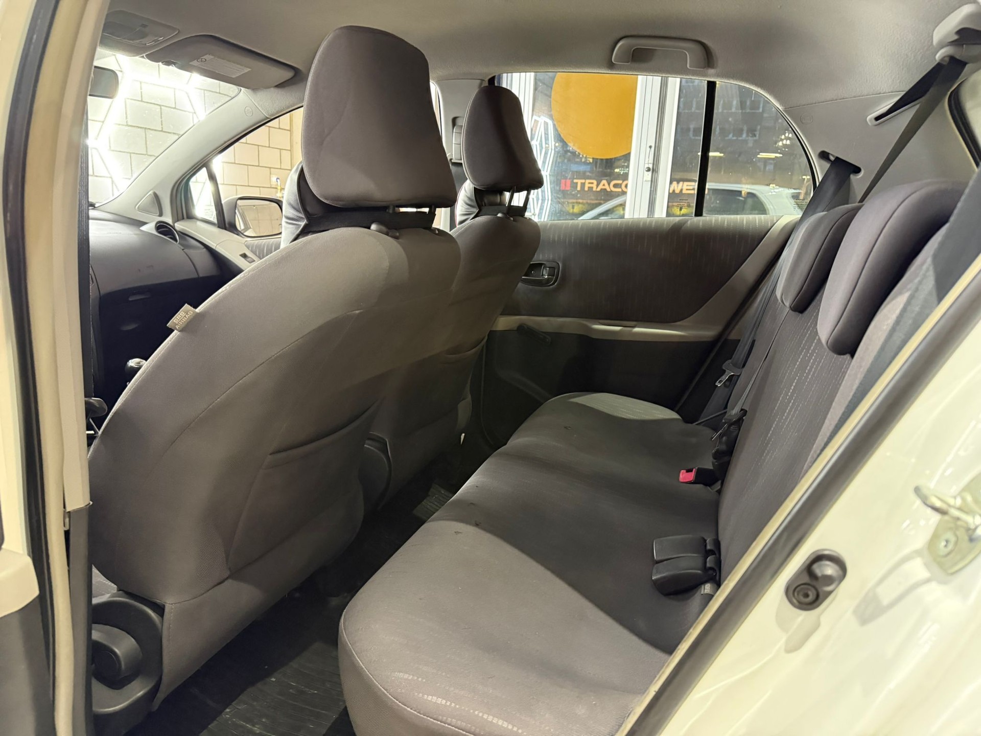 TOYOTA Yaris 1.4 D-4D Linea Luna-image-11