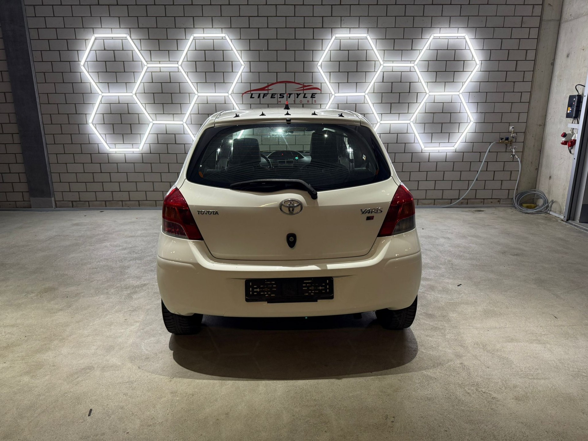 TOYOTA Yaris 1.4 D-4D Linea Luna-image-3