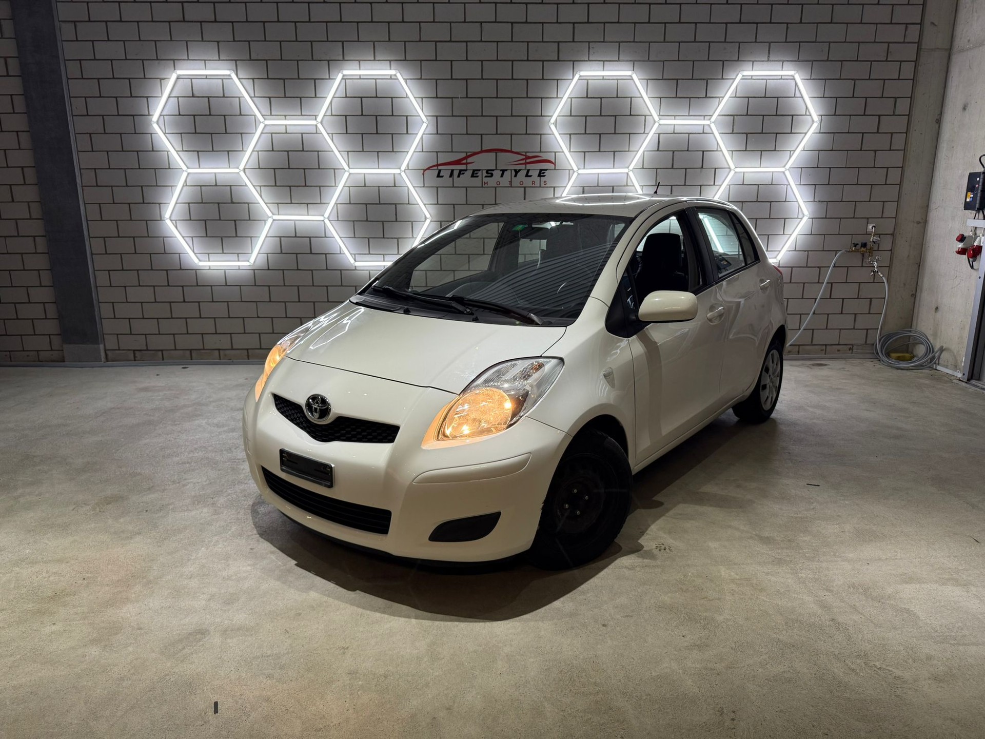TOYOTA Yaris 1.4 D-4D Linea Luna-image-0