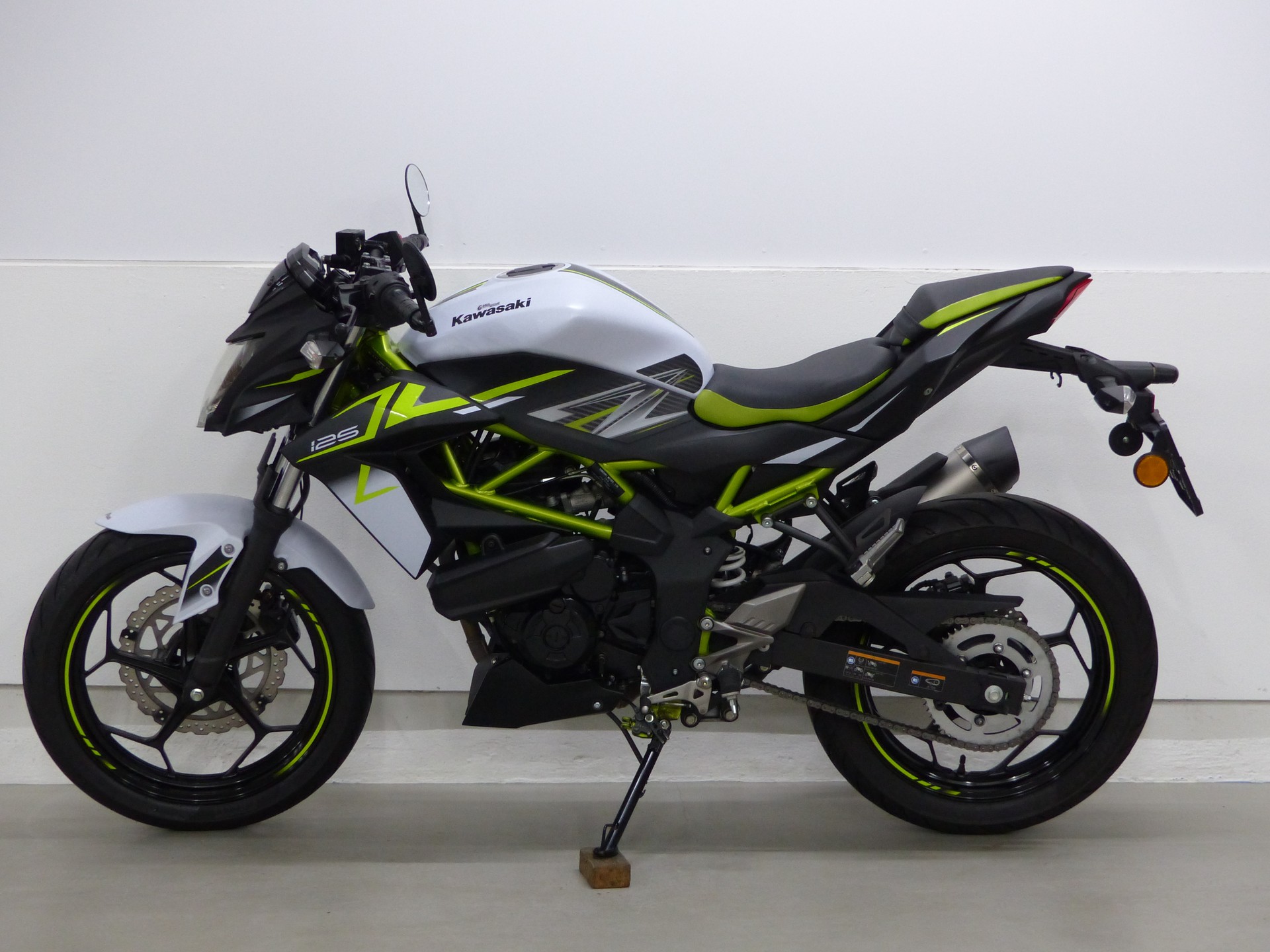 KAWASAKI Z 125 ABS mit Zubehör-showroom-element-2