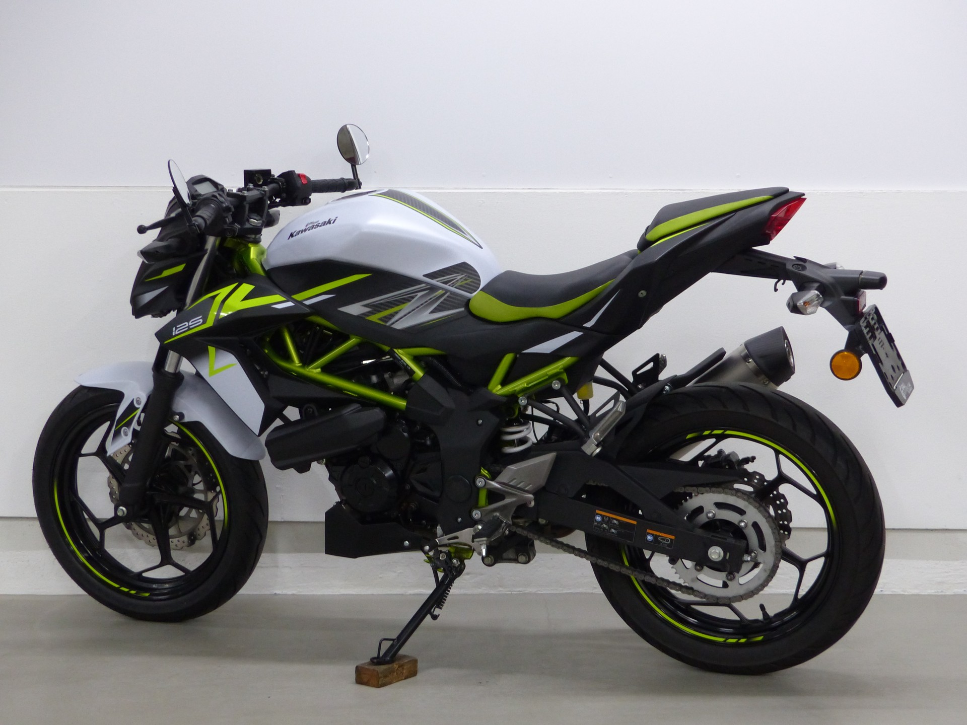 KAWASAKI Z 125 ABS mit Zubehör-showroom-element-3
