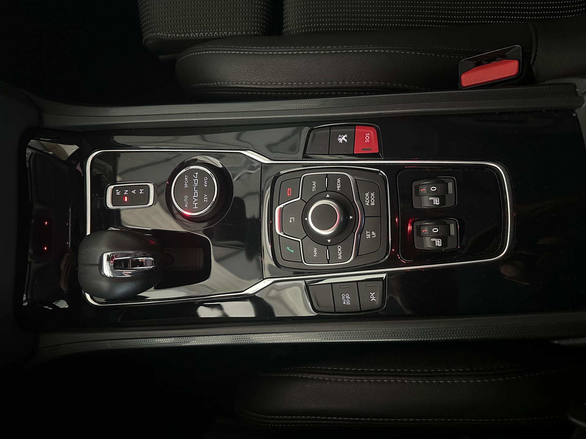 PEUGEOT 508 2.0 HDI Hybrid4 Allure EGS6-image-8