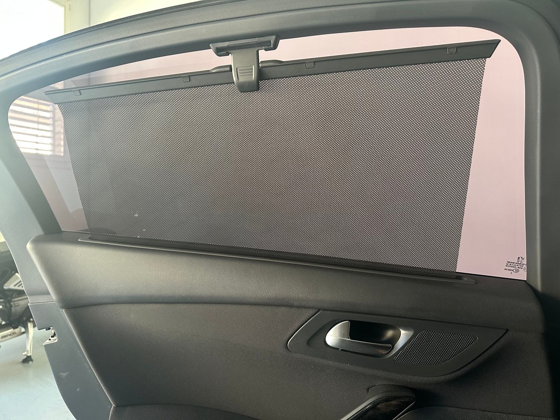 PEUGEOT 508 2.0 HDI Hybrid4 Allure EGS6-image-12