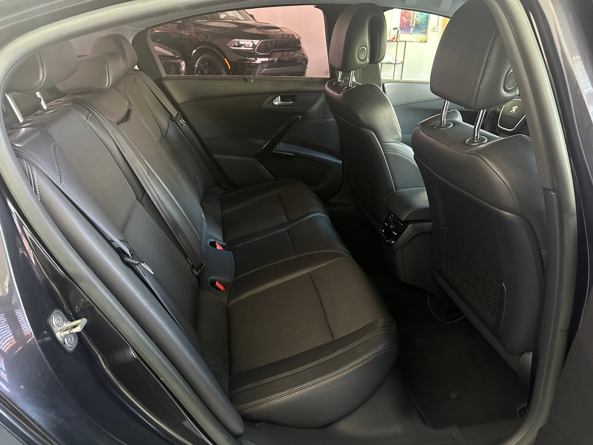 PEUGEOT 508 2.0 HDI Hybrid4 Allure EGS6-image-5